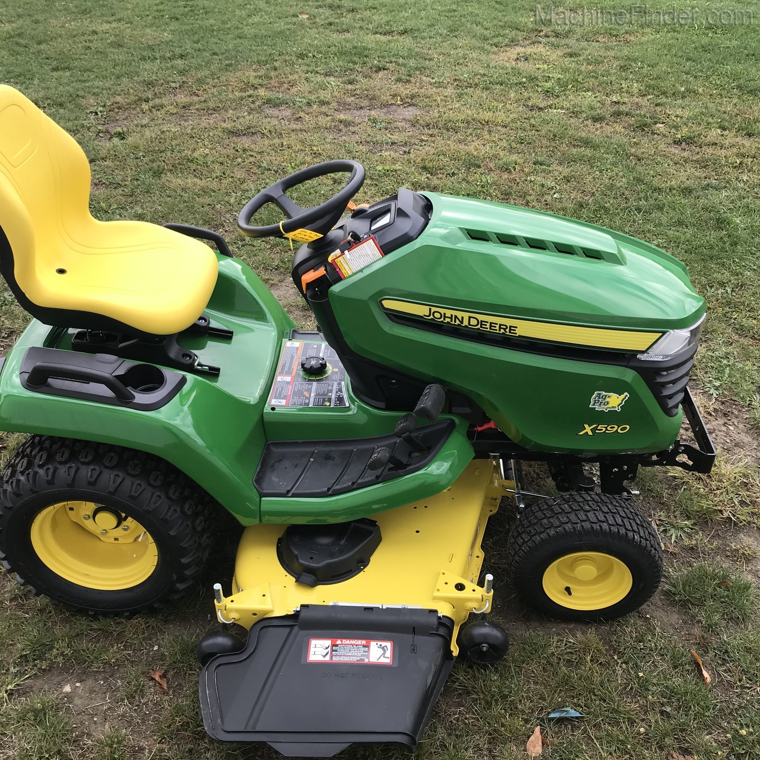 2020 John Deere X590 Image 5