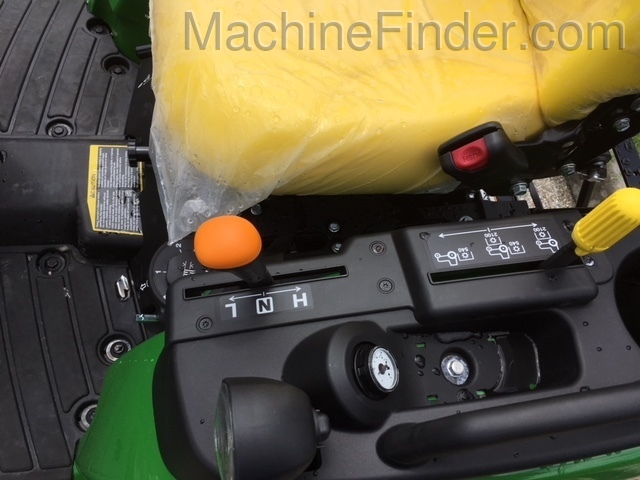 2020 John Deere 2025R Image 7