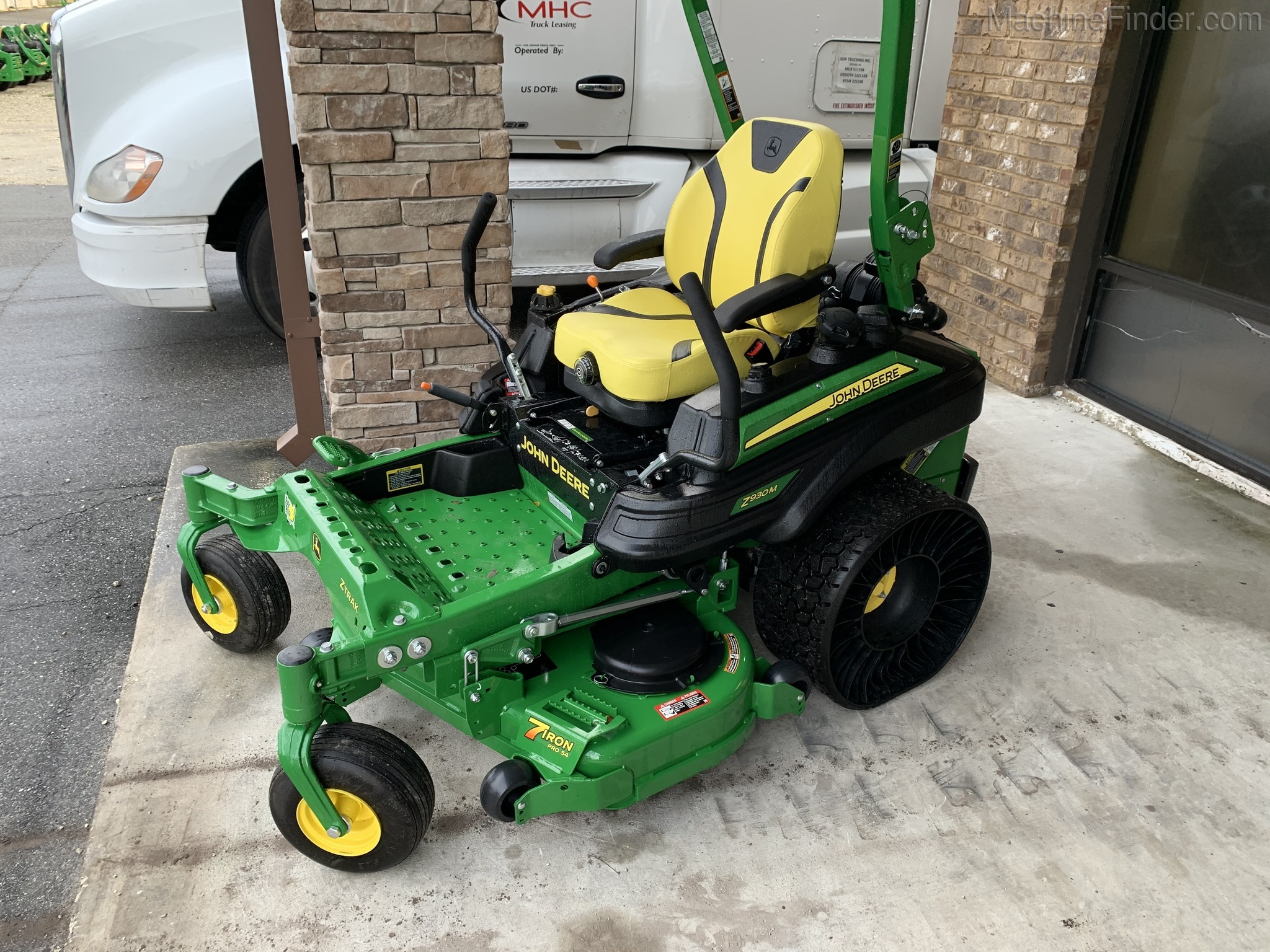 2020 John Deere Z930M Image 1