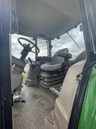 2017 John Deere 6120M Image 10