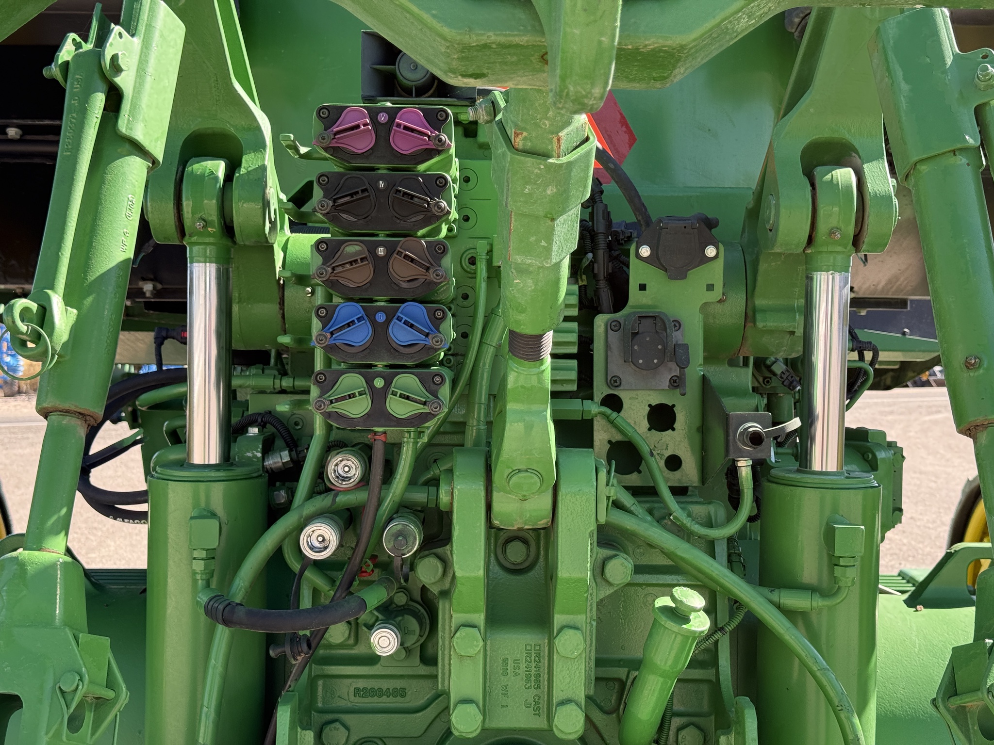 2015 John Deere 8370RT Image 38