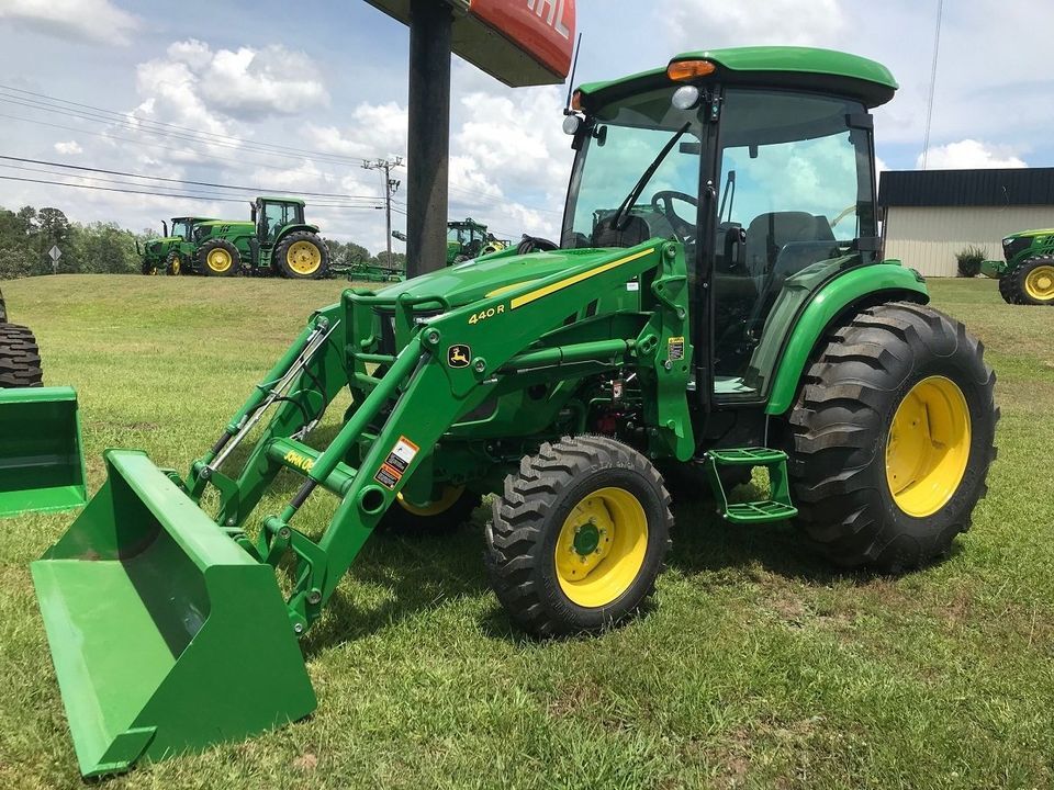 2023 John Deere 4052R Image 2