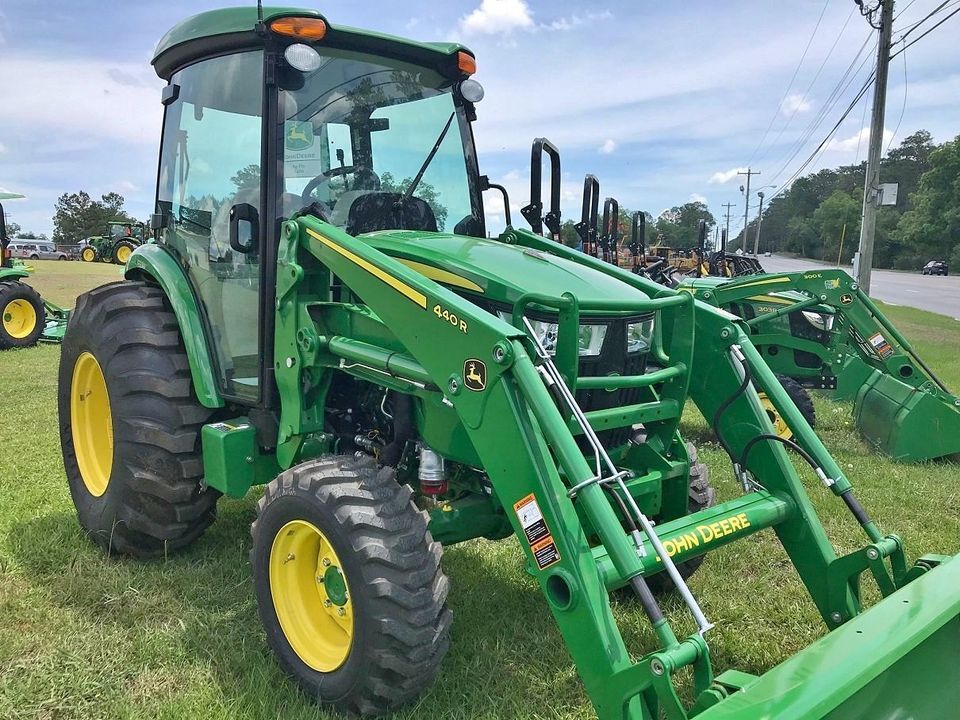 2023 John Deere 4052R Image 1
