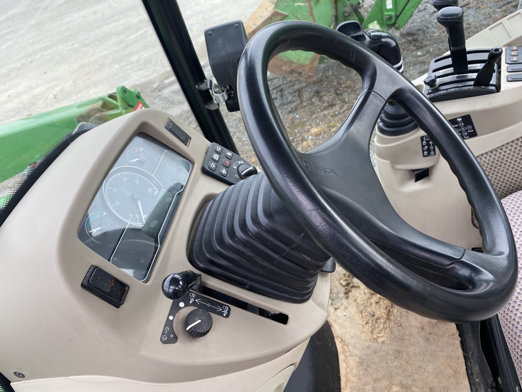 2021 John Deere 4066R Image 14