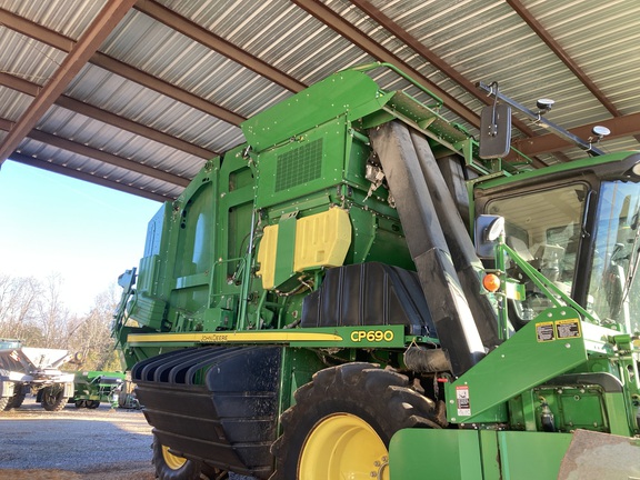 2020 John Deere CP690 Photo 6