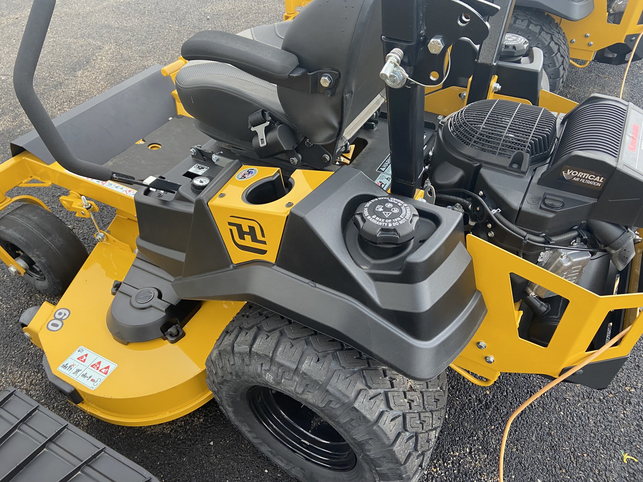 2022 Hustler Fastrak ZeroTurn Mowers Zanesville, OH