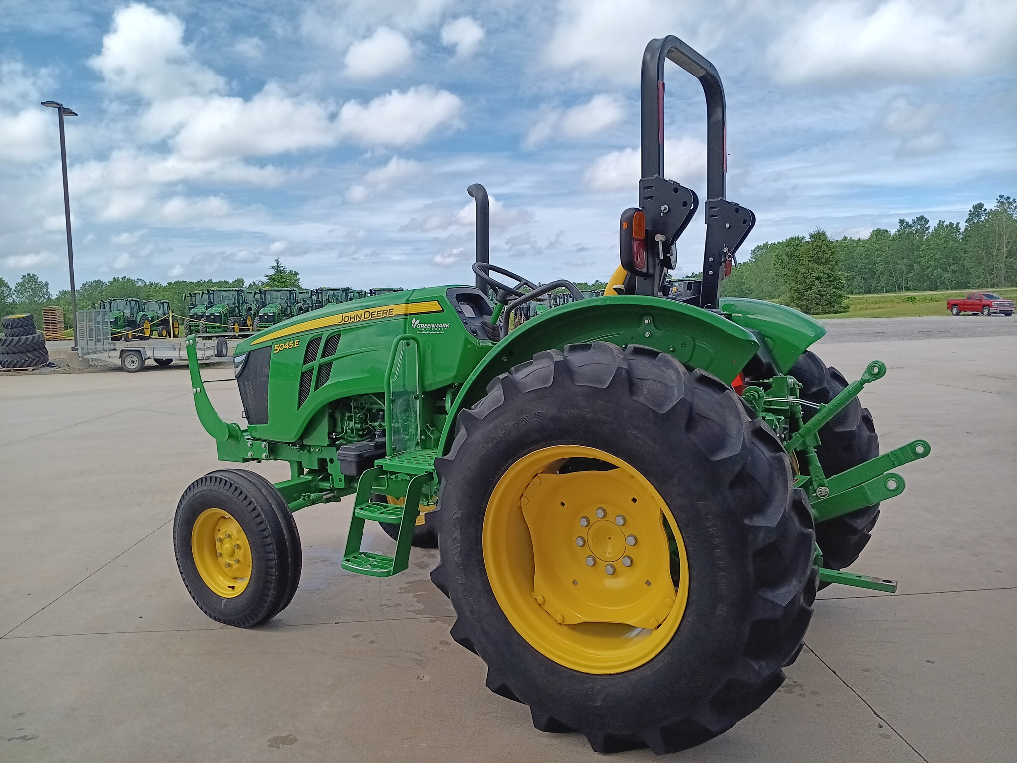 2022 John Deere 5045E Image 2