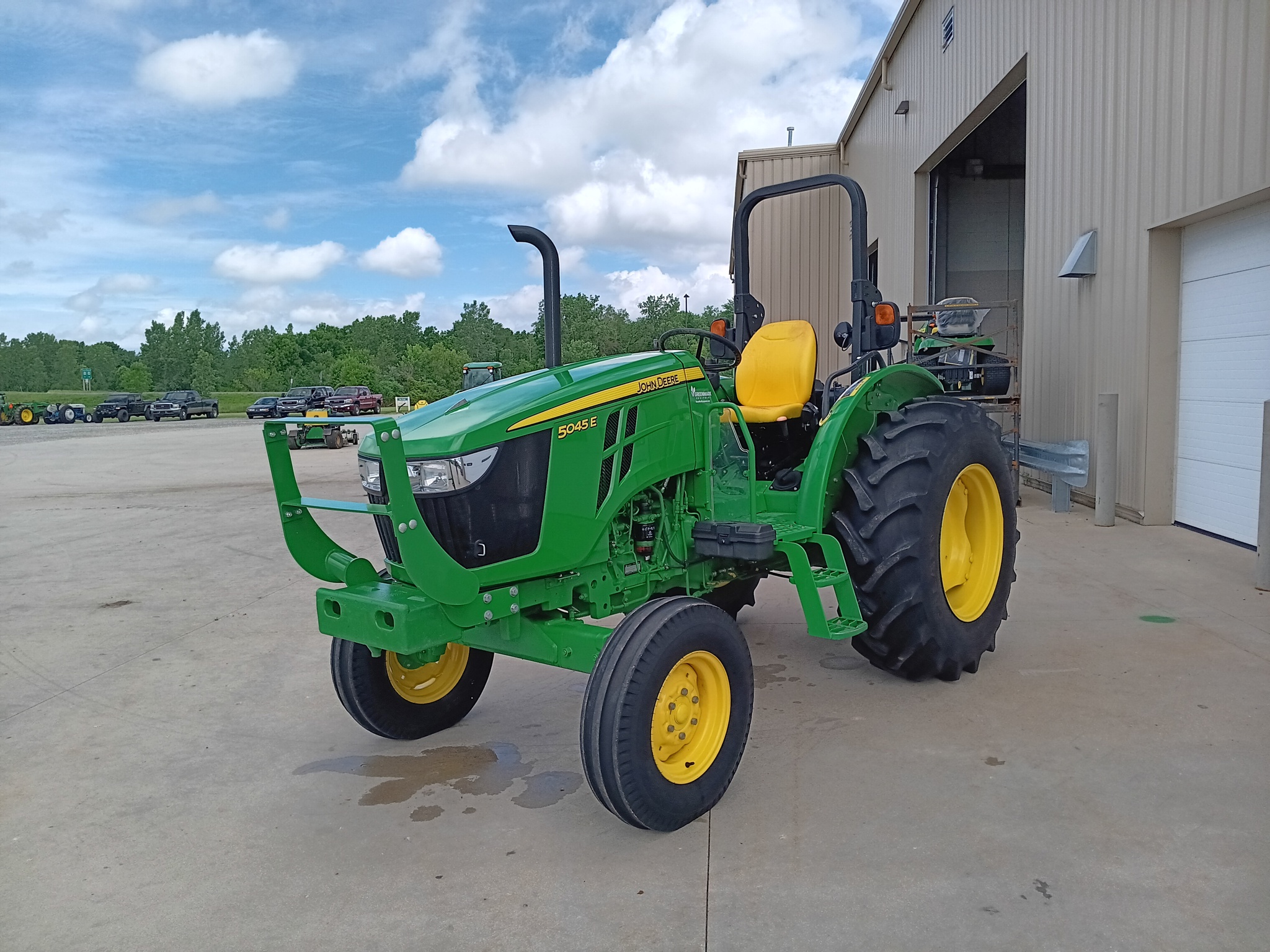 2022 John Deere 5045E Image 7