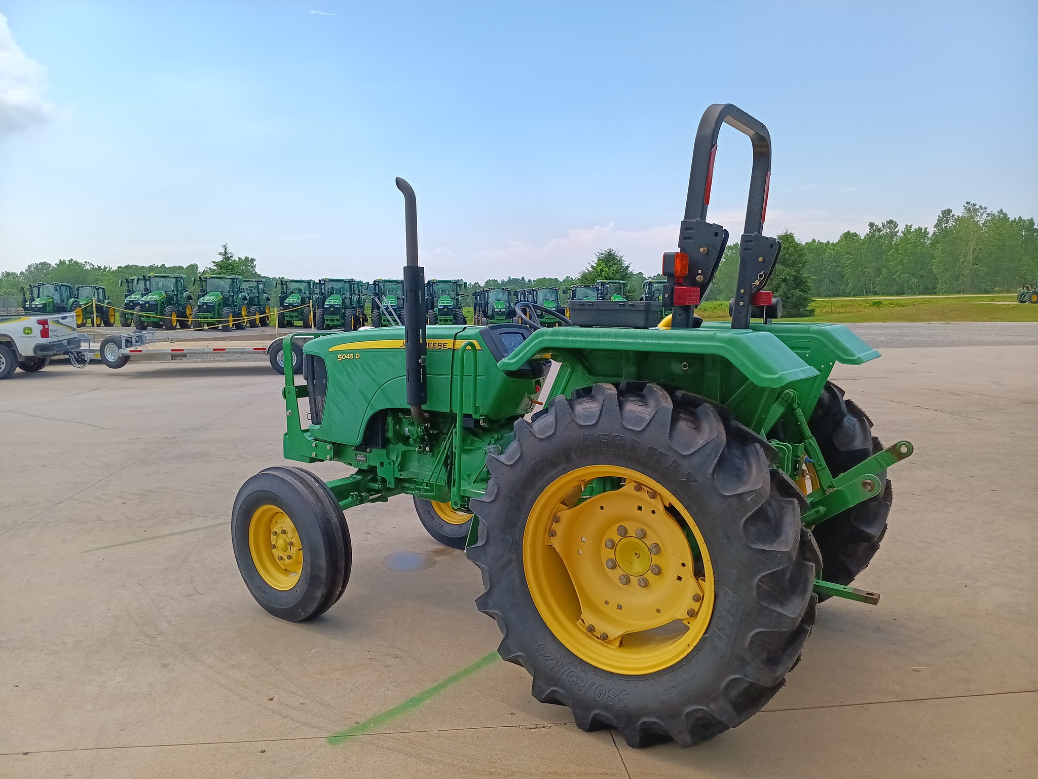 2012 John Deere 5045D Image 3