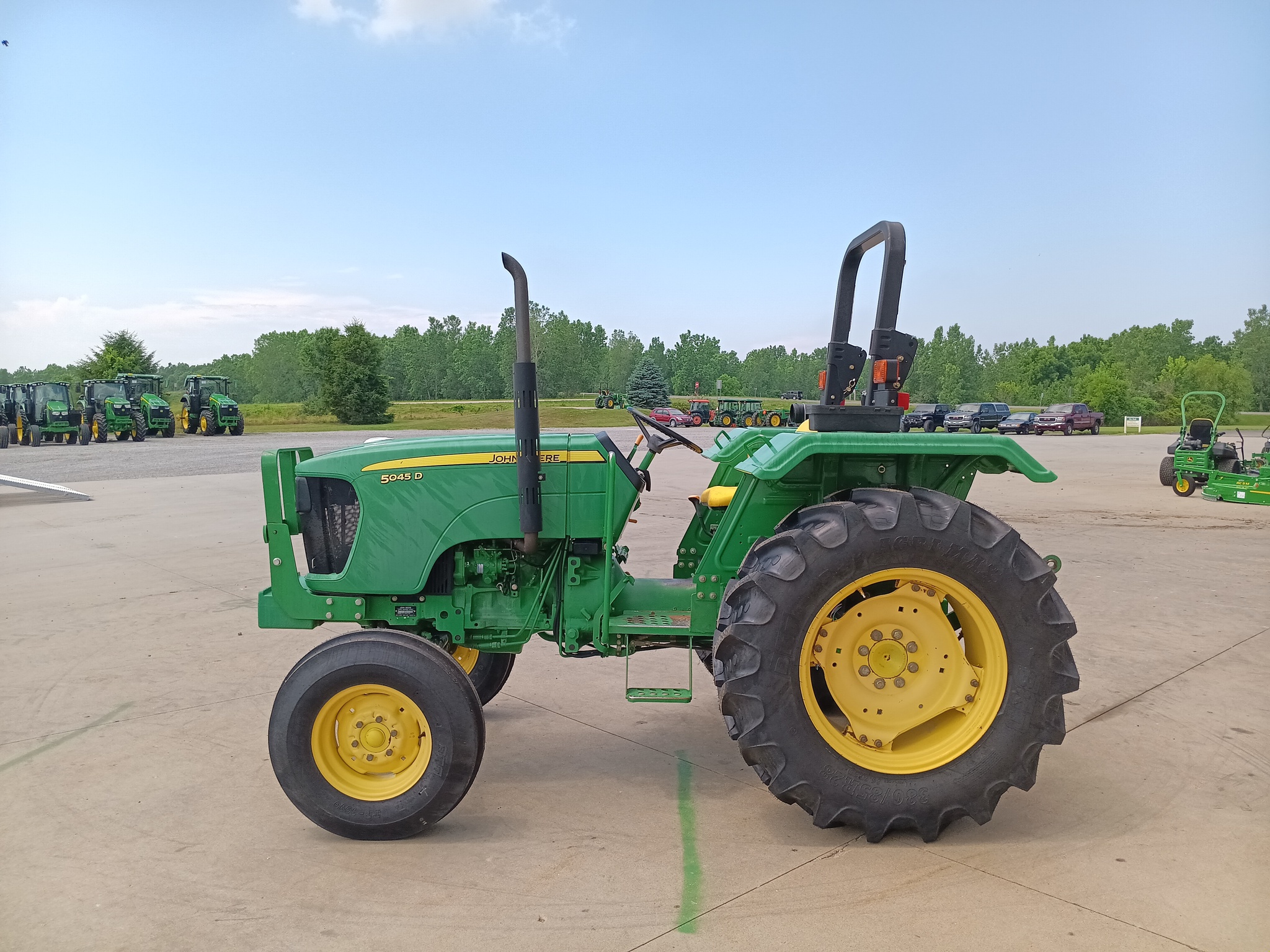 2012 John Deere 5045D Image 6