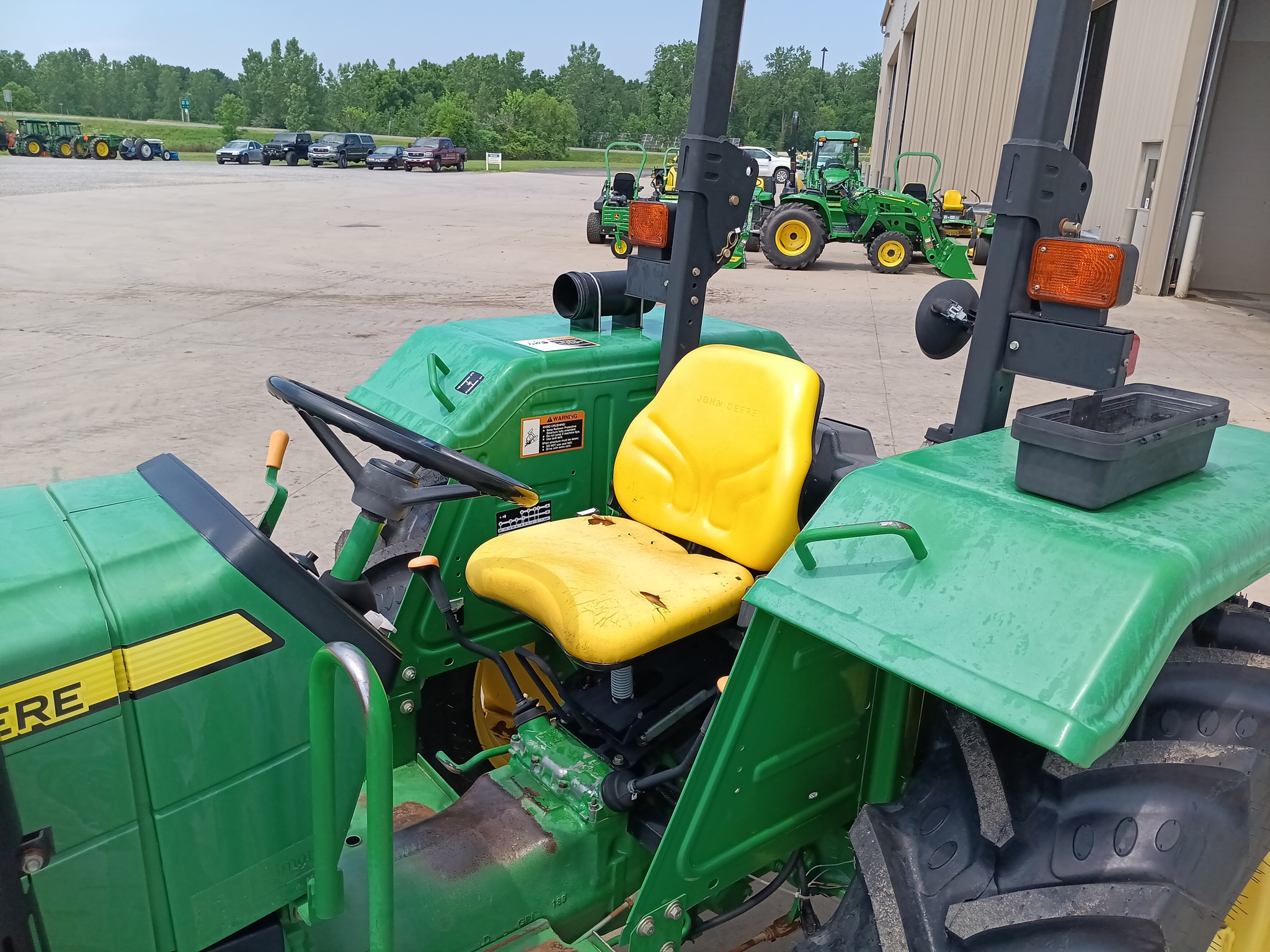 2012 John Deere 5045D Image 4