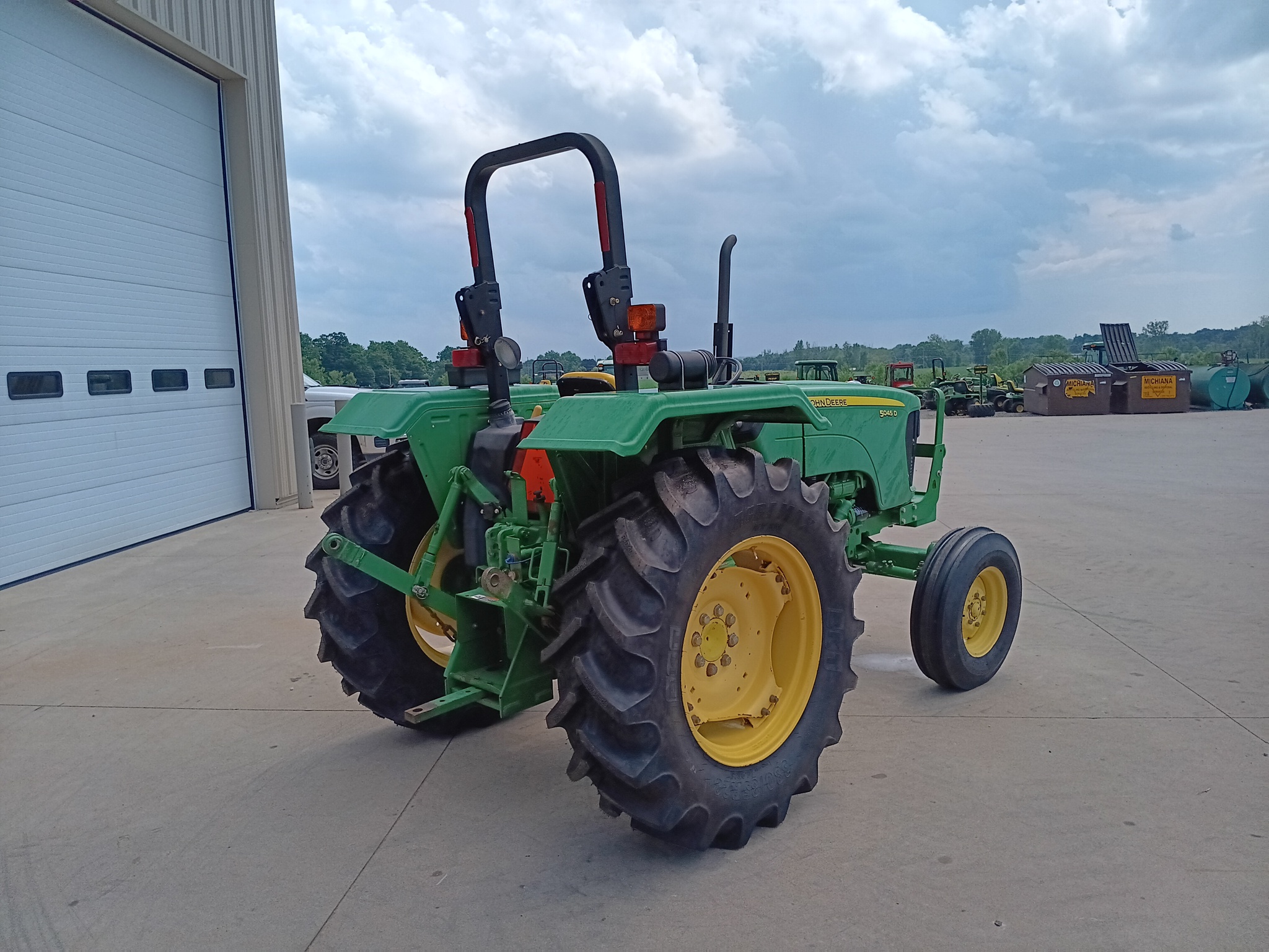 2012 John Deere 5045D Image 8