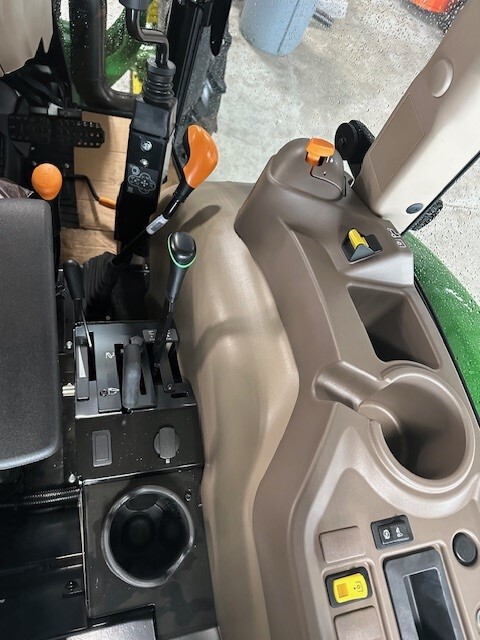 2024 John Deere 5060E Image 6