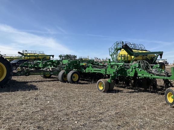 Photo of a 2017 John Deere 1870