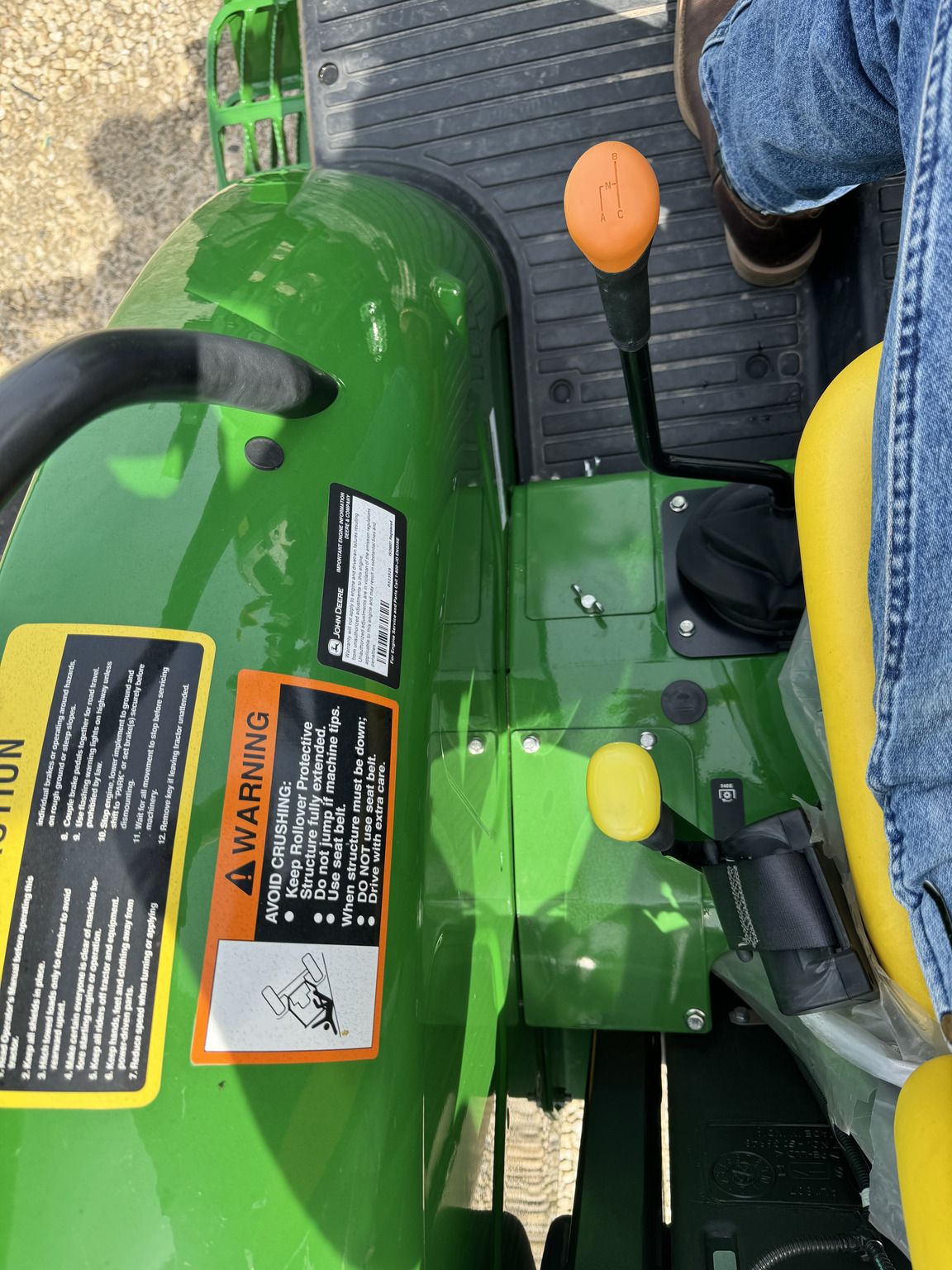 2023 John Deere 5067E Image 14