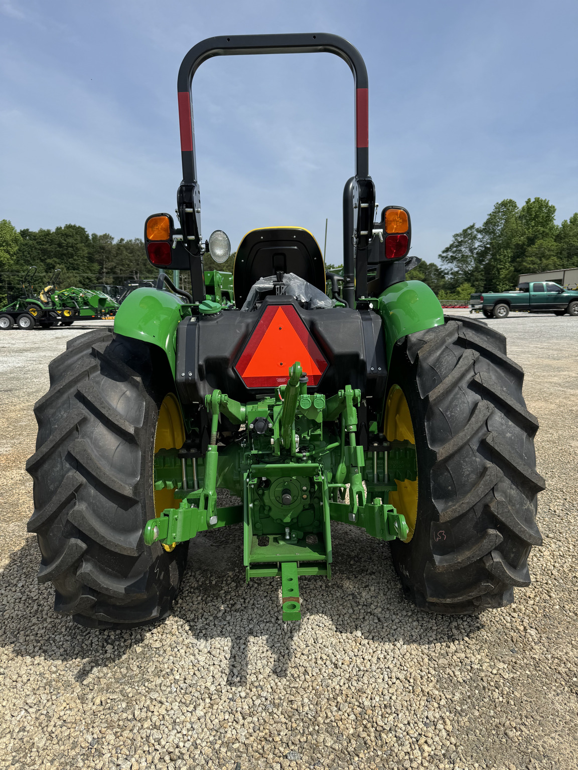 2023 John Deere 5067E Image 4