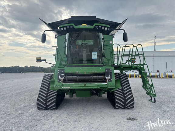 Photo of 2024 John Deere X9 1100