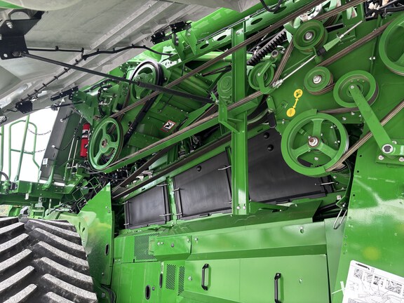Photo of 2024 John Deere X9 1100