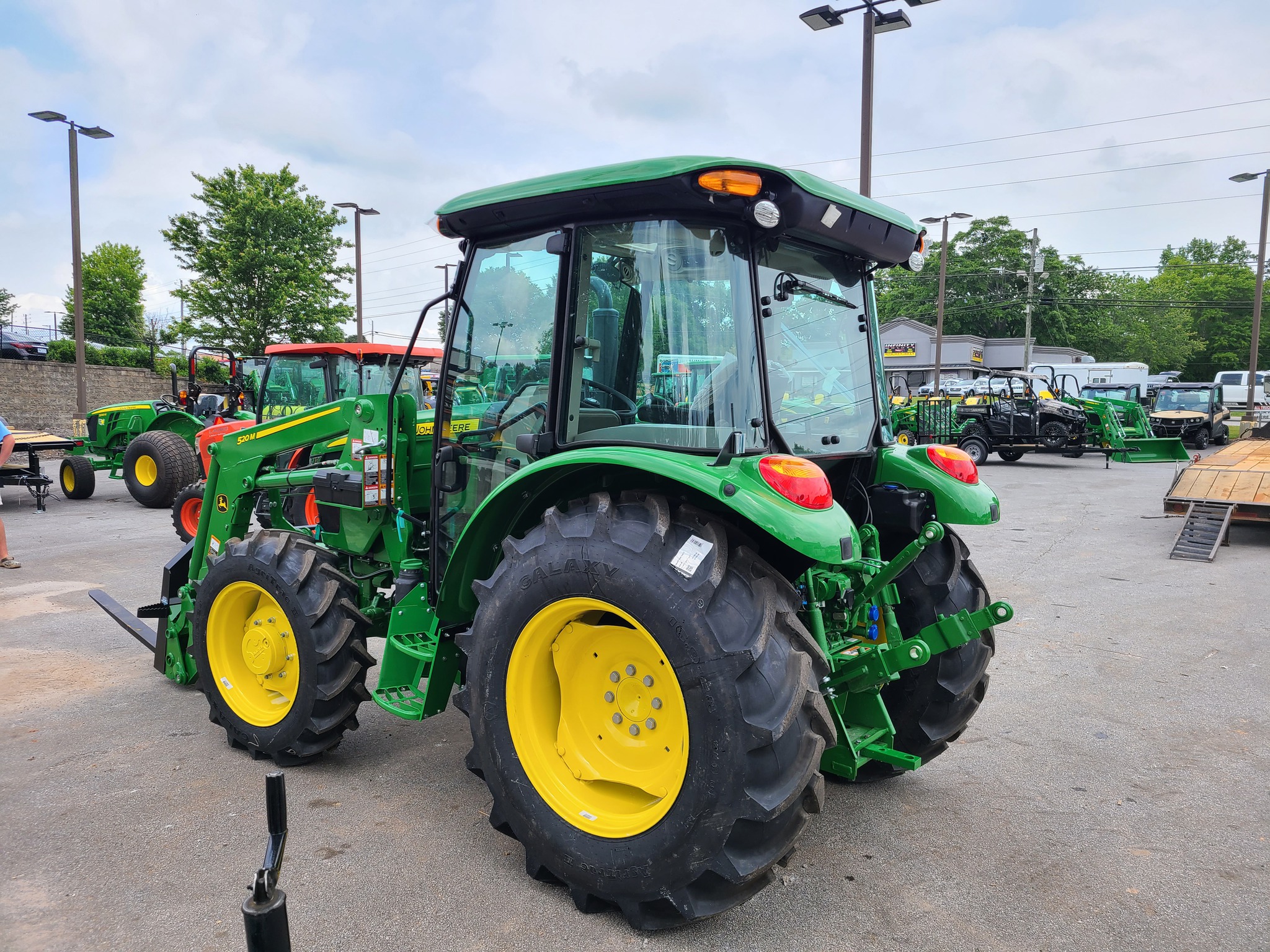 2024 John Deere 5075E Image 2