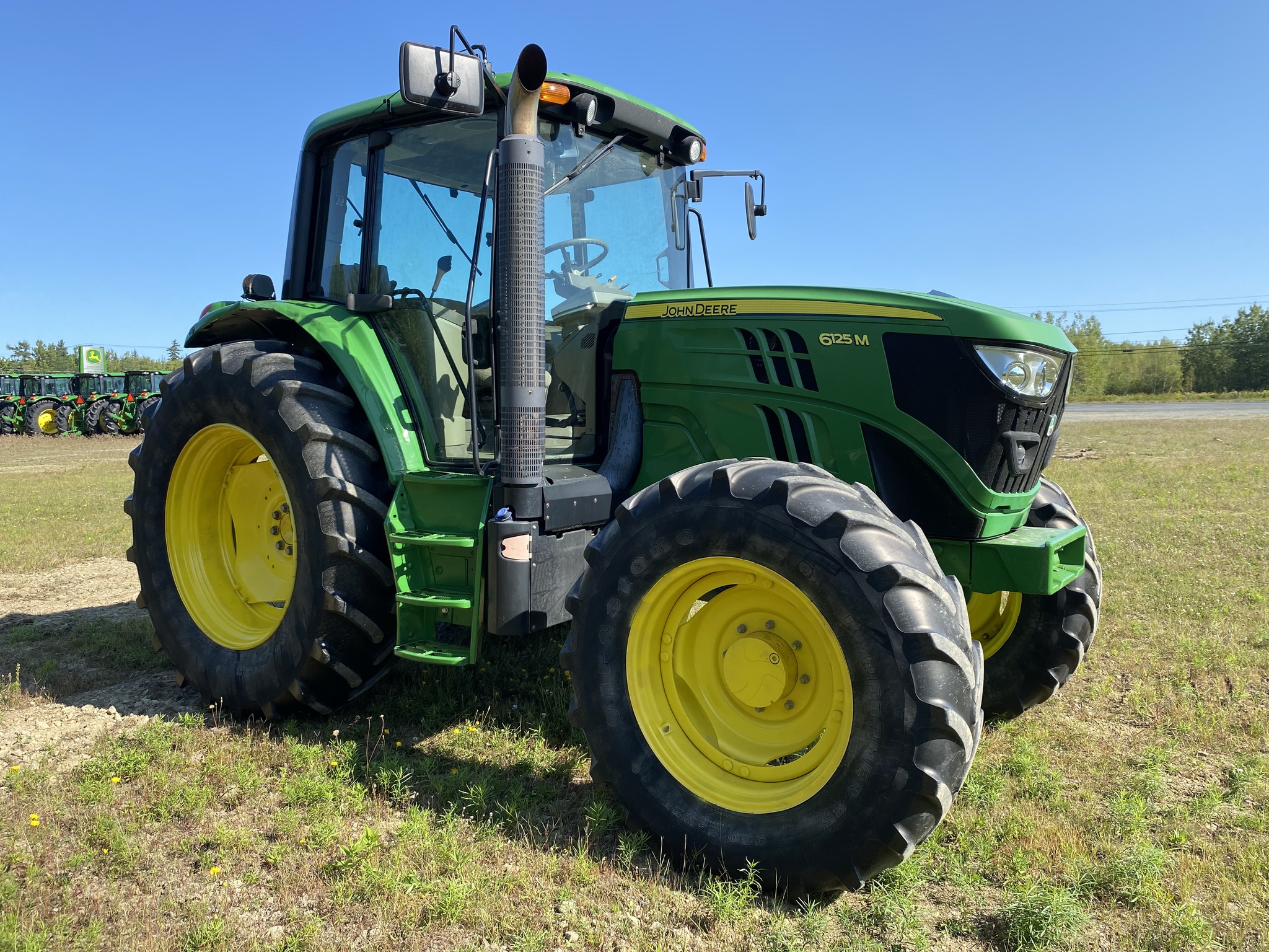 2015 John Deere 6125M Image 7