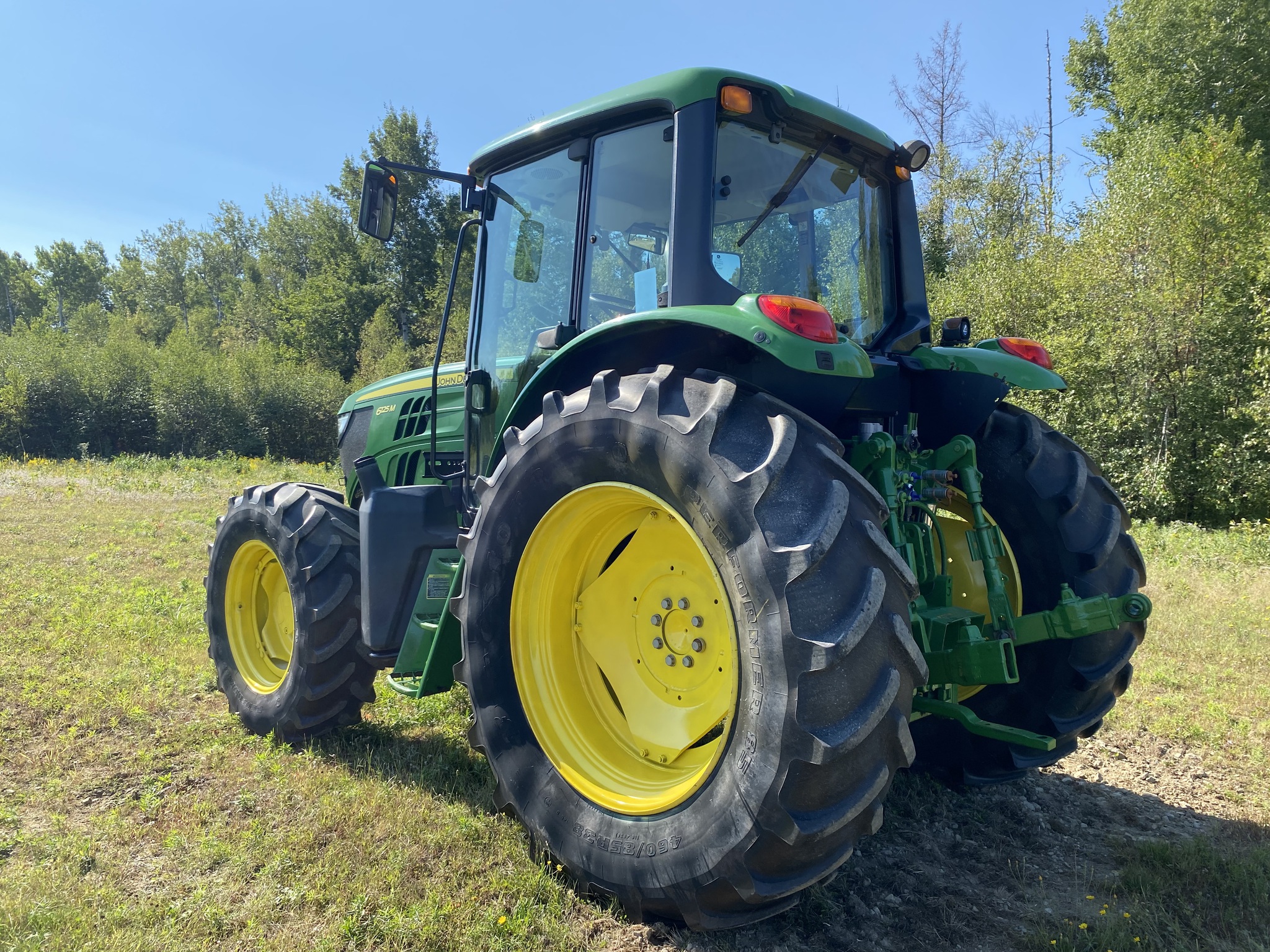 2015 John Deere 6125M Image 3