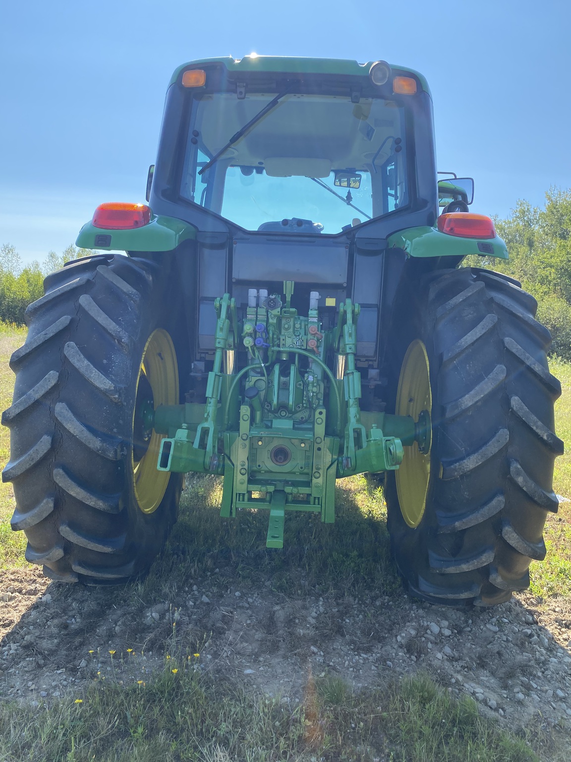 2015 John Deere 6125M Image 4
