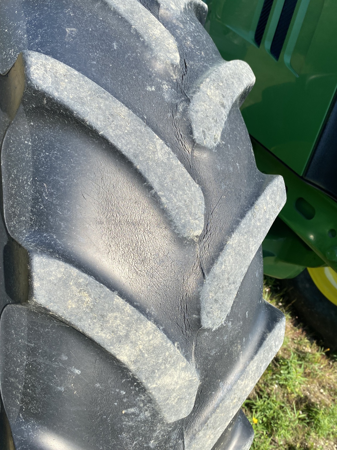 2015 John Deere 6125M Image 10