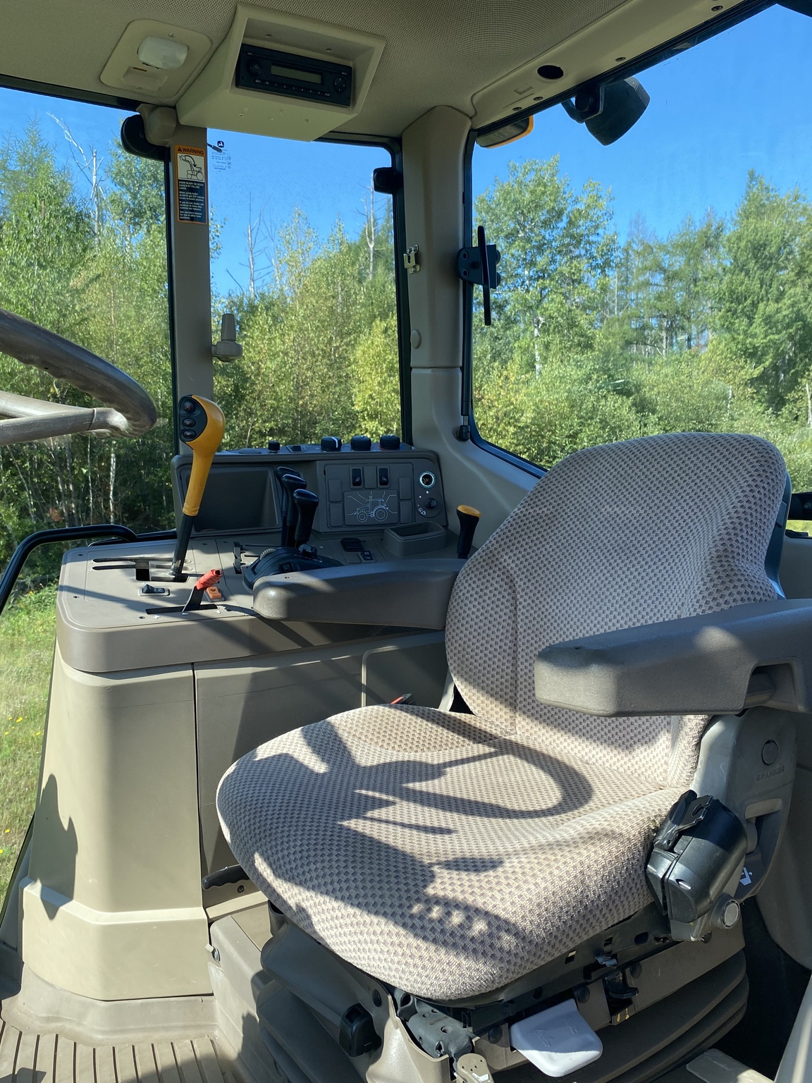 2015 John Deere 6125M Image 12