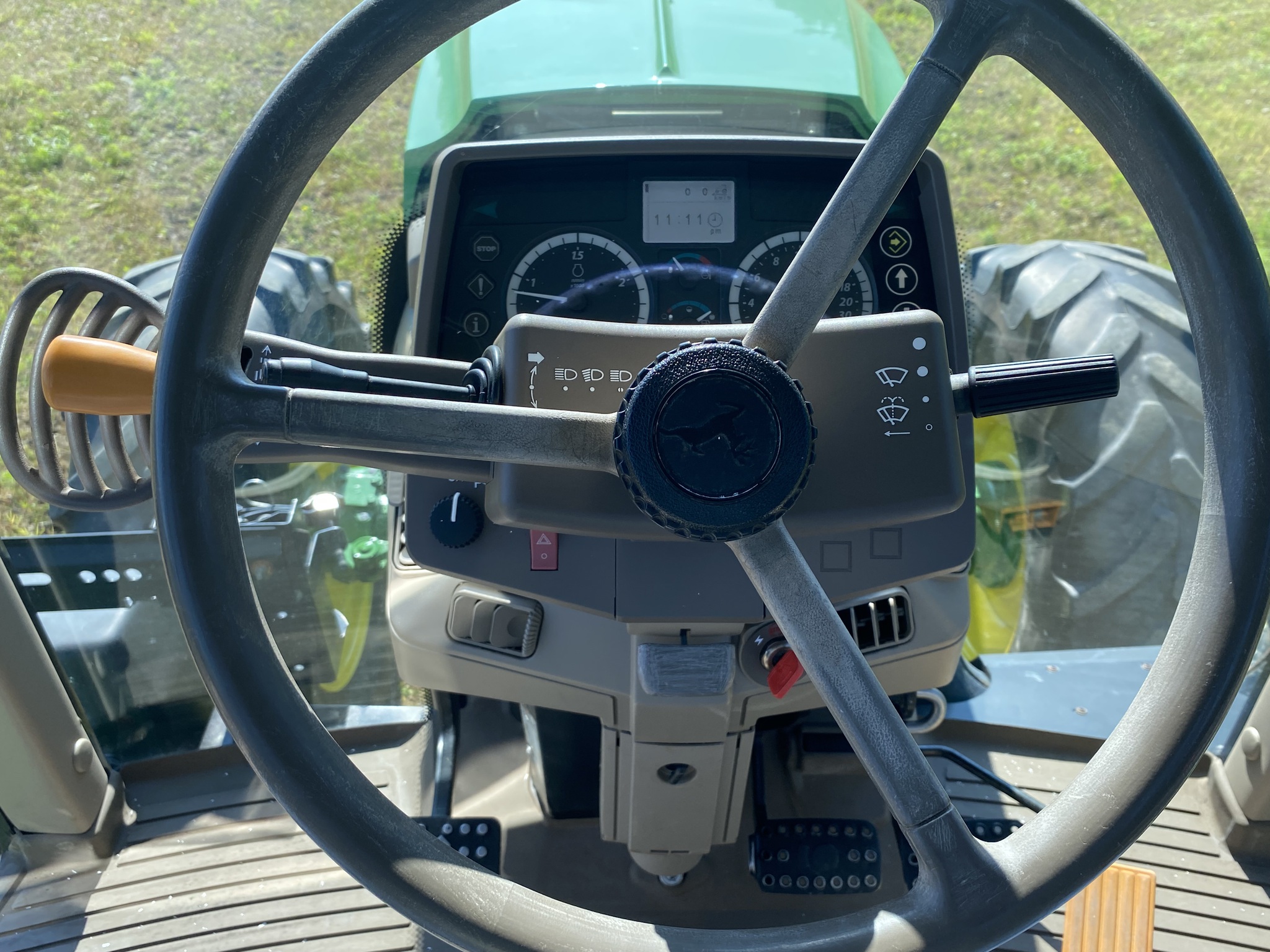 2015 John Deere 6125M Image 15