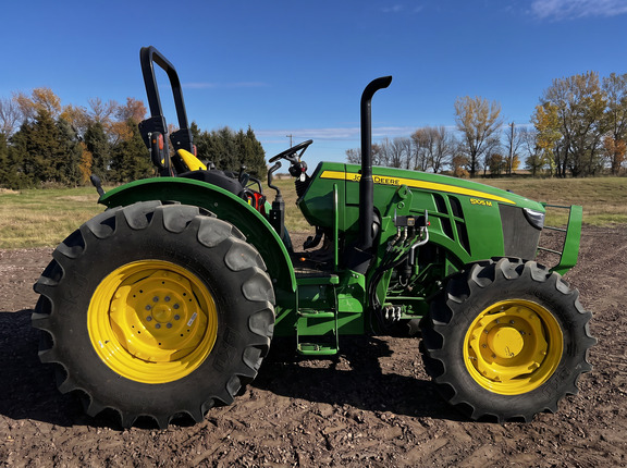 2023 John Deere 5105M - Photo2