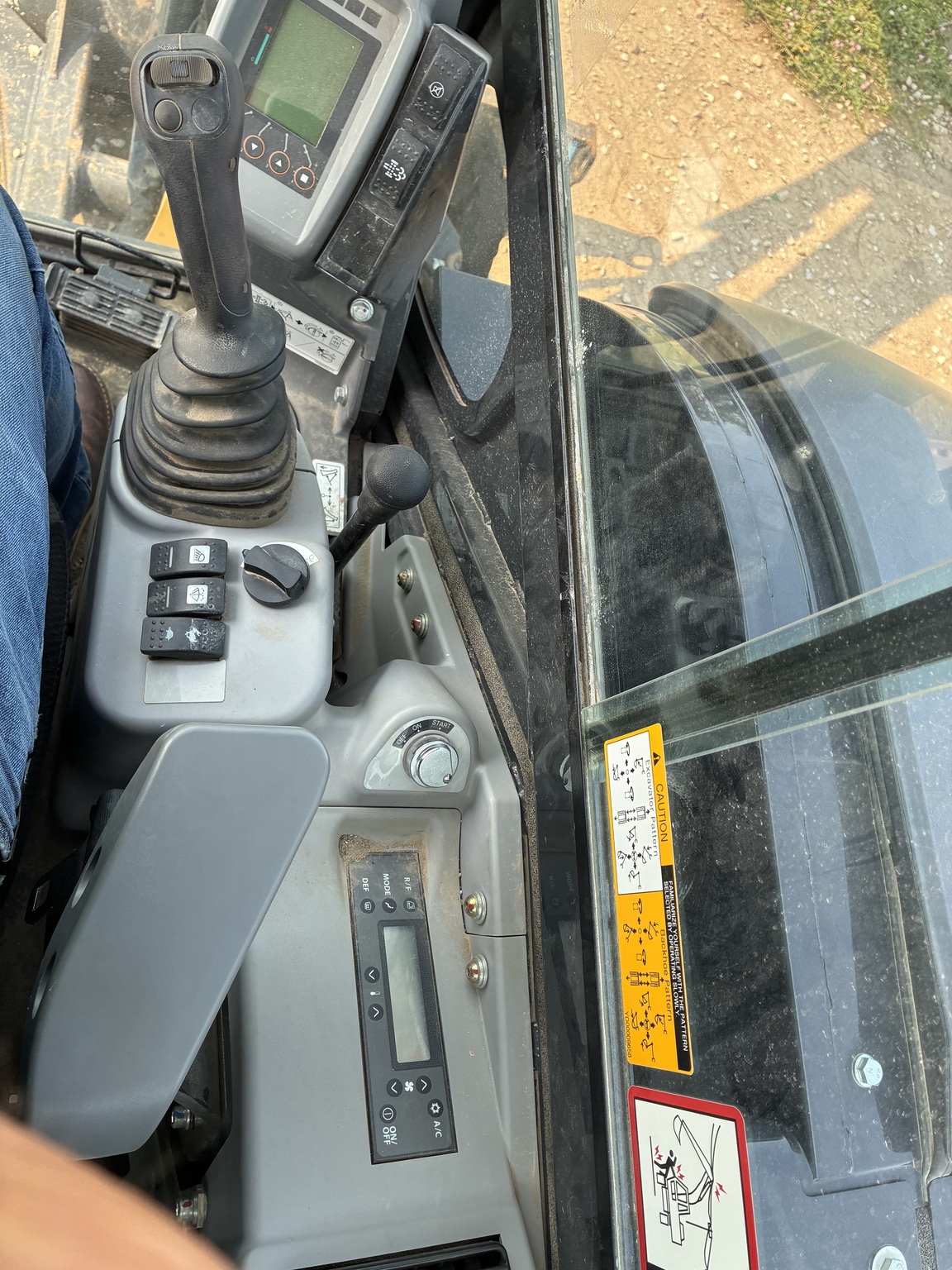 2021 John Deere 60G Image 10
