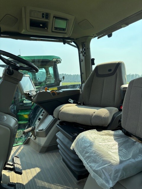 2023 John Deere 8R 280 Image 7