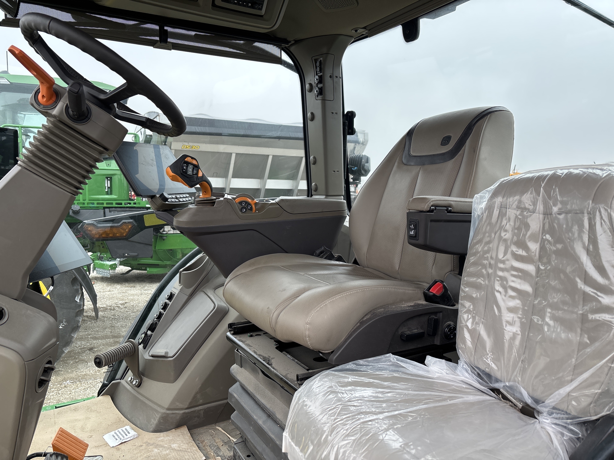 Used 2024 John Deere 8R 370 Row Crop Tractors at Koenig Equipment in Greenville, OH - PhotoXL4