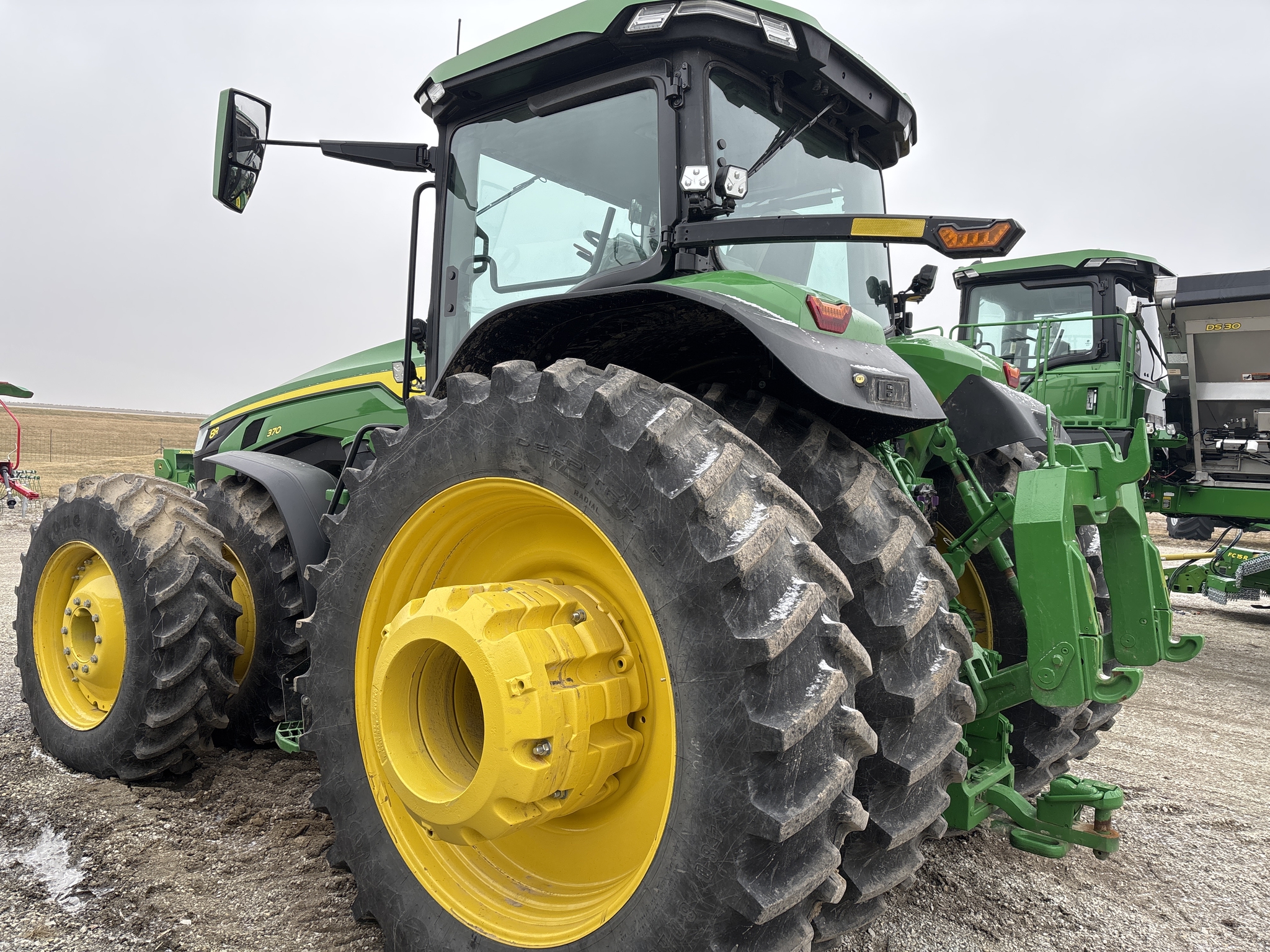Used 2024 John Deere 8R 370 Row Crop Tractors at Koenig Equipment in Greenville, OH - PhotoXL3