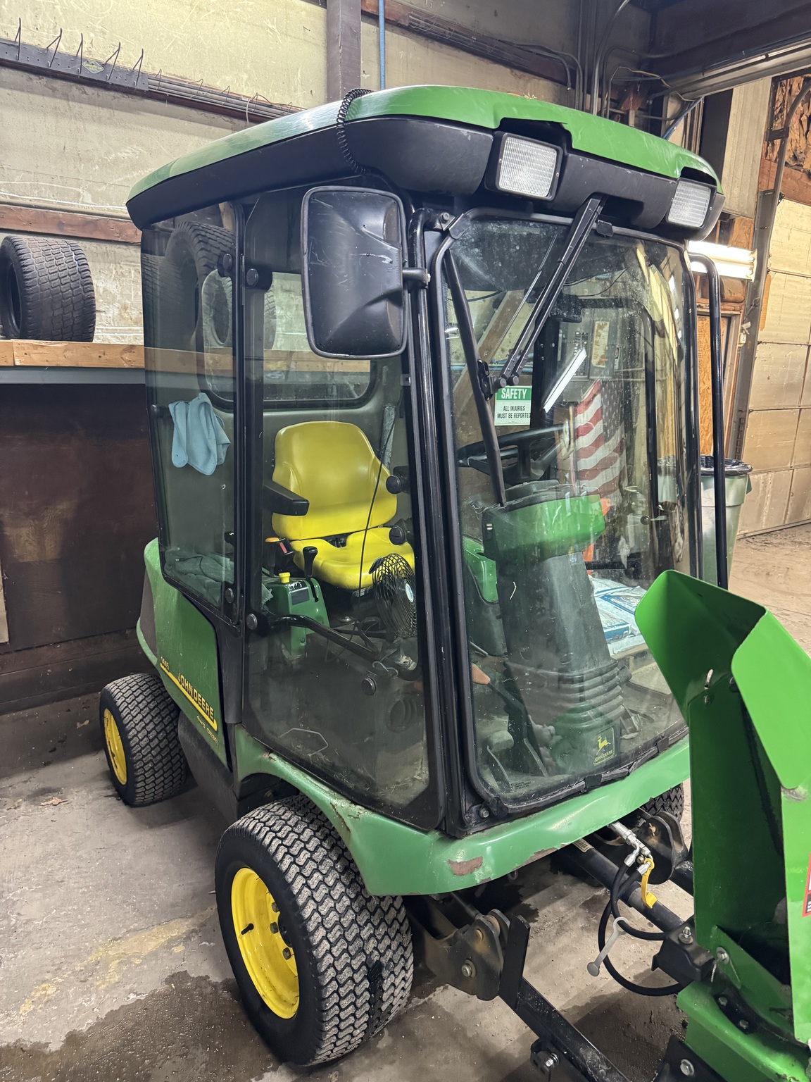 2001 John Deere 1445 Image 3