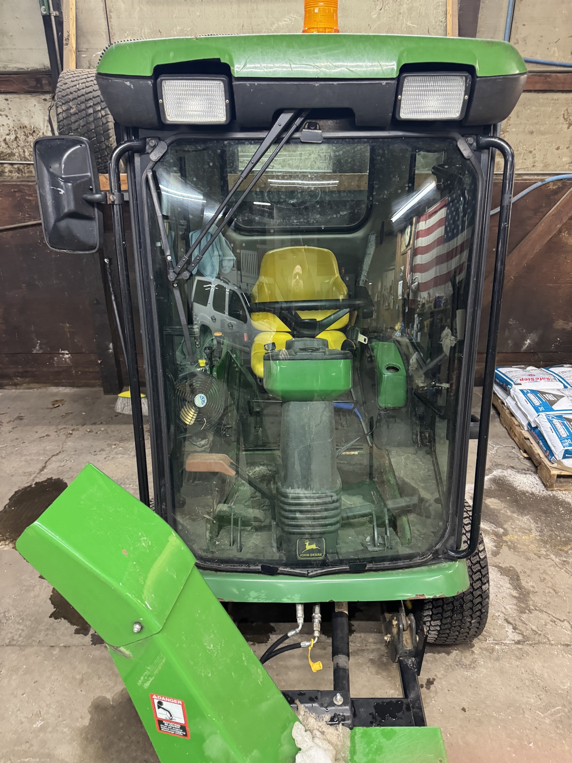 2001 John Deere 1445 Image 2