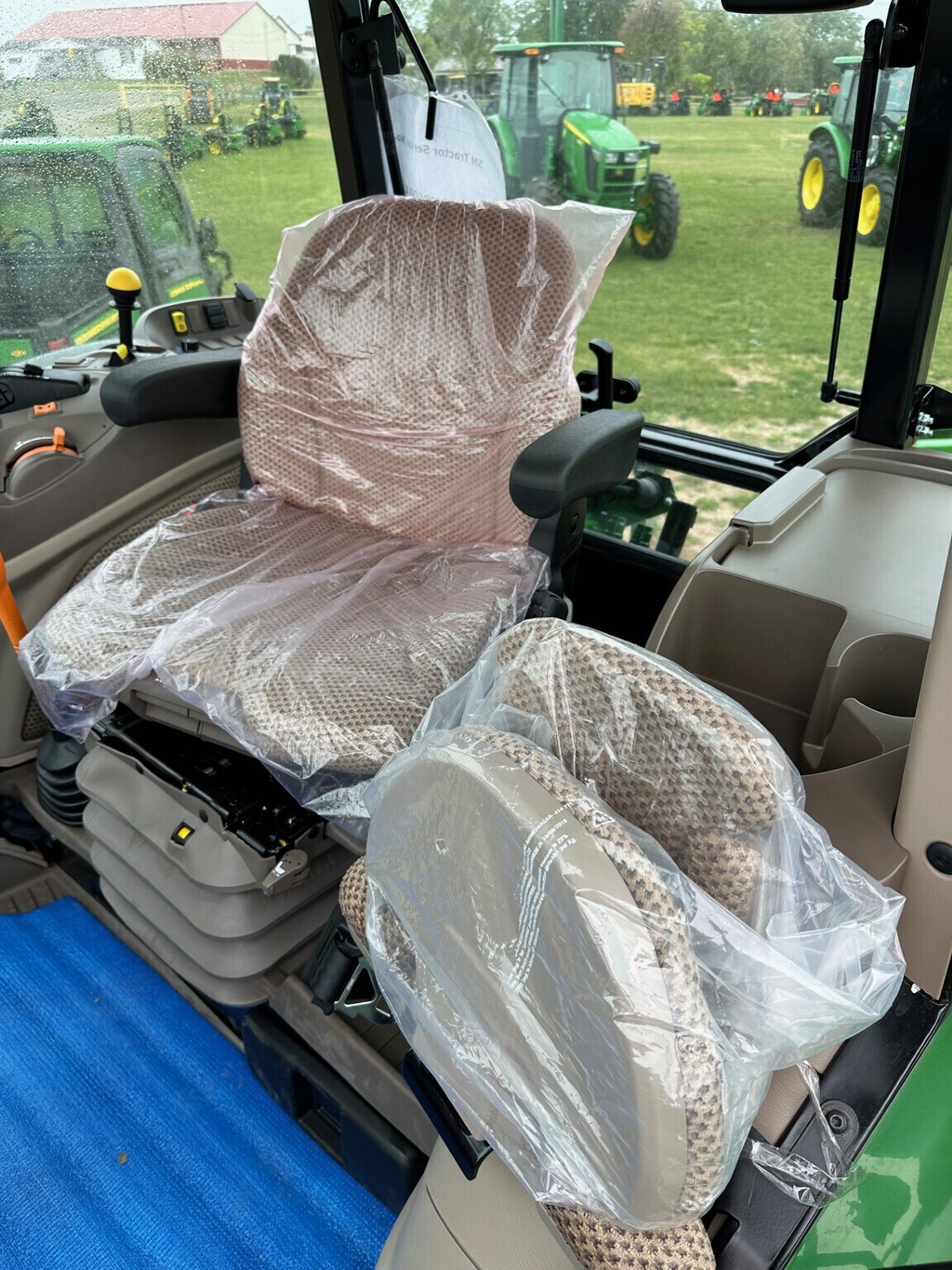 2025 John Deere 5120M Image 4