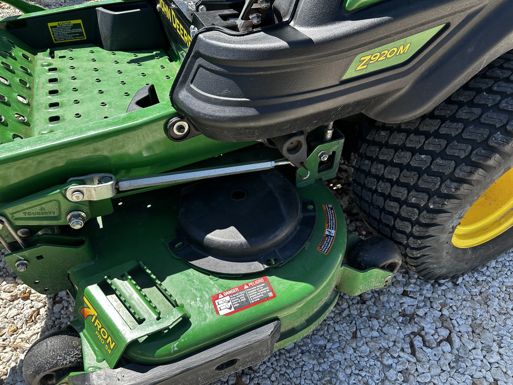 2024 John Deere Z920M Image 7