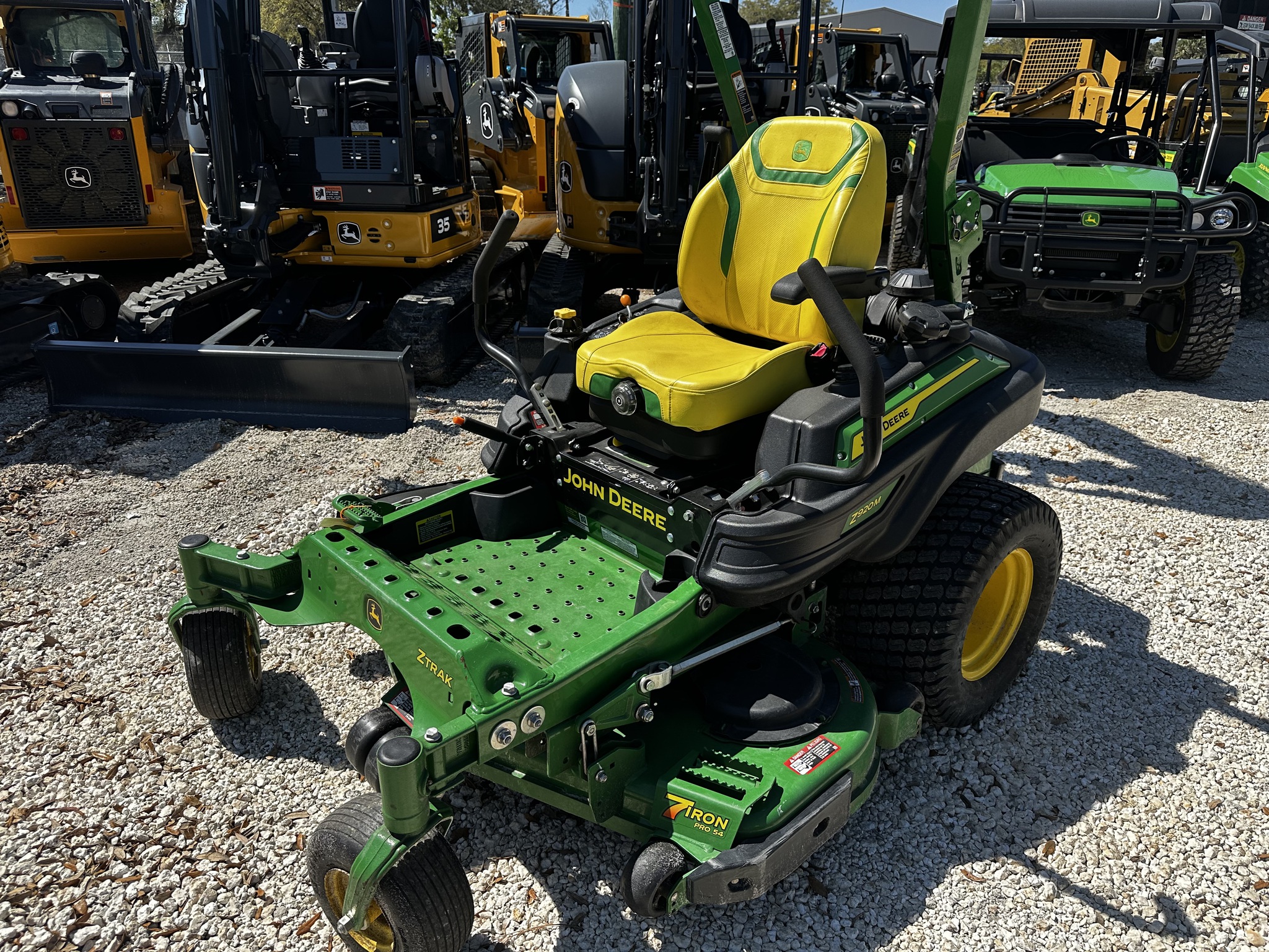 2024 John Deere Z920M Image 1
