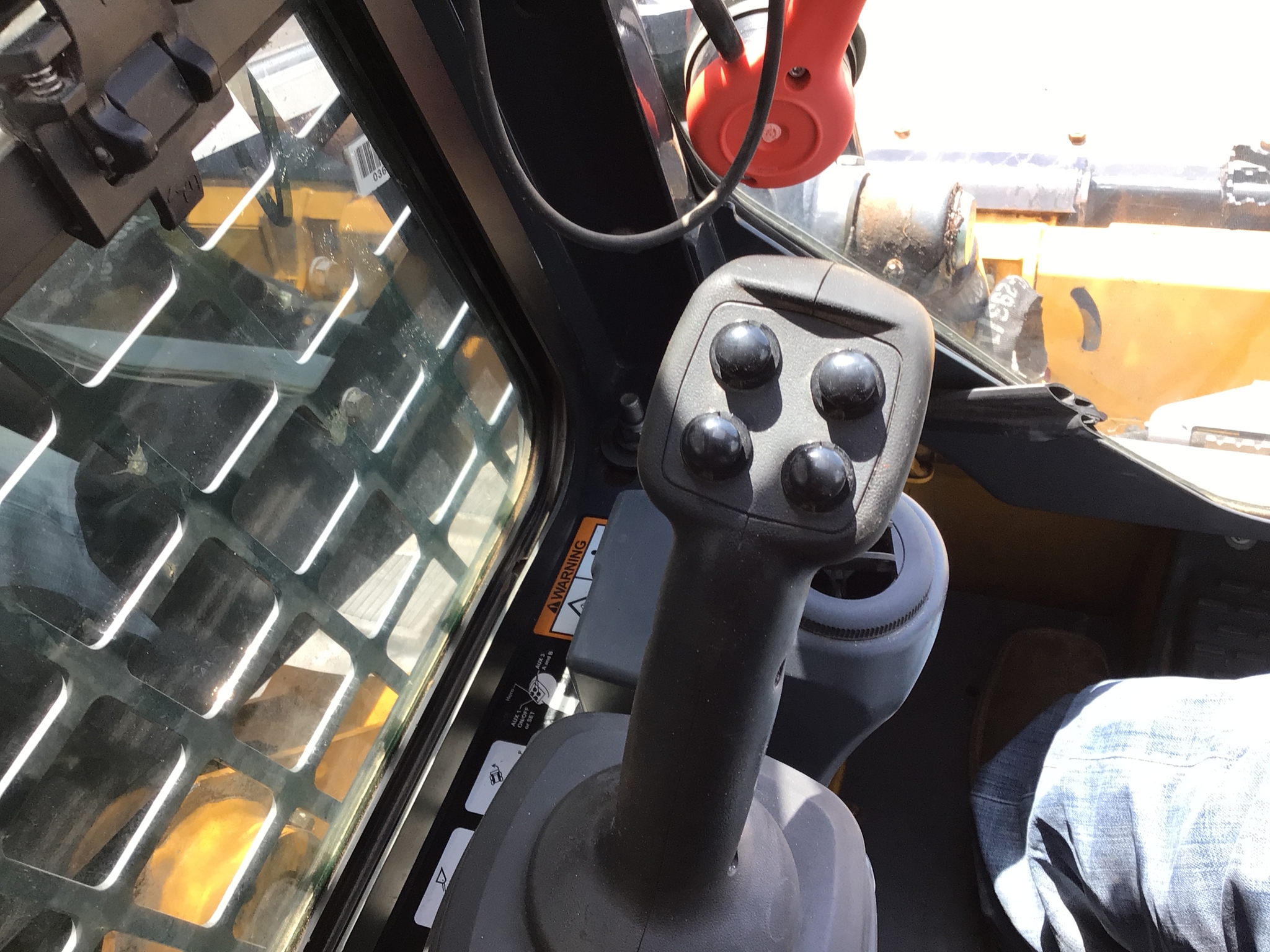 2022 John Deere 317G Image 22