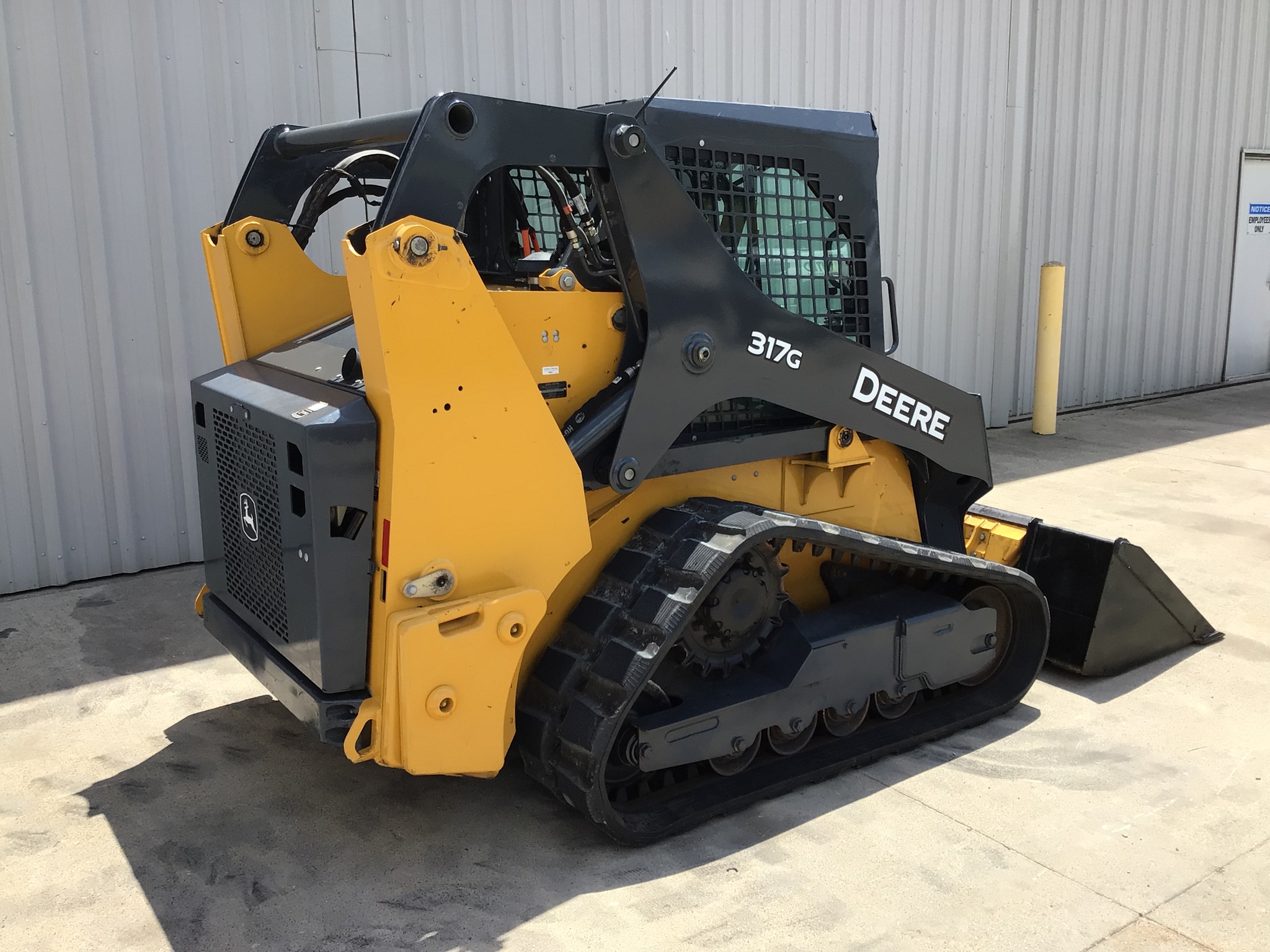 2022 John Deere 317G Image 11