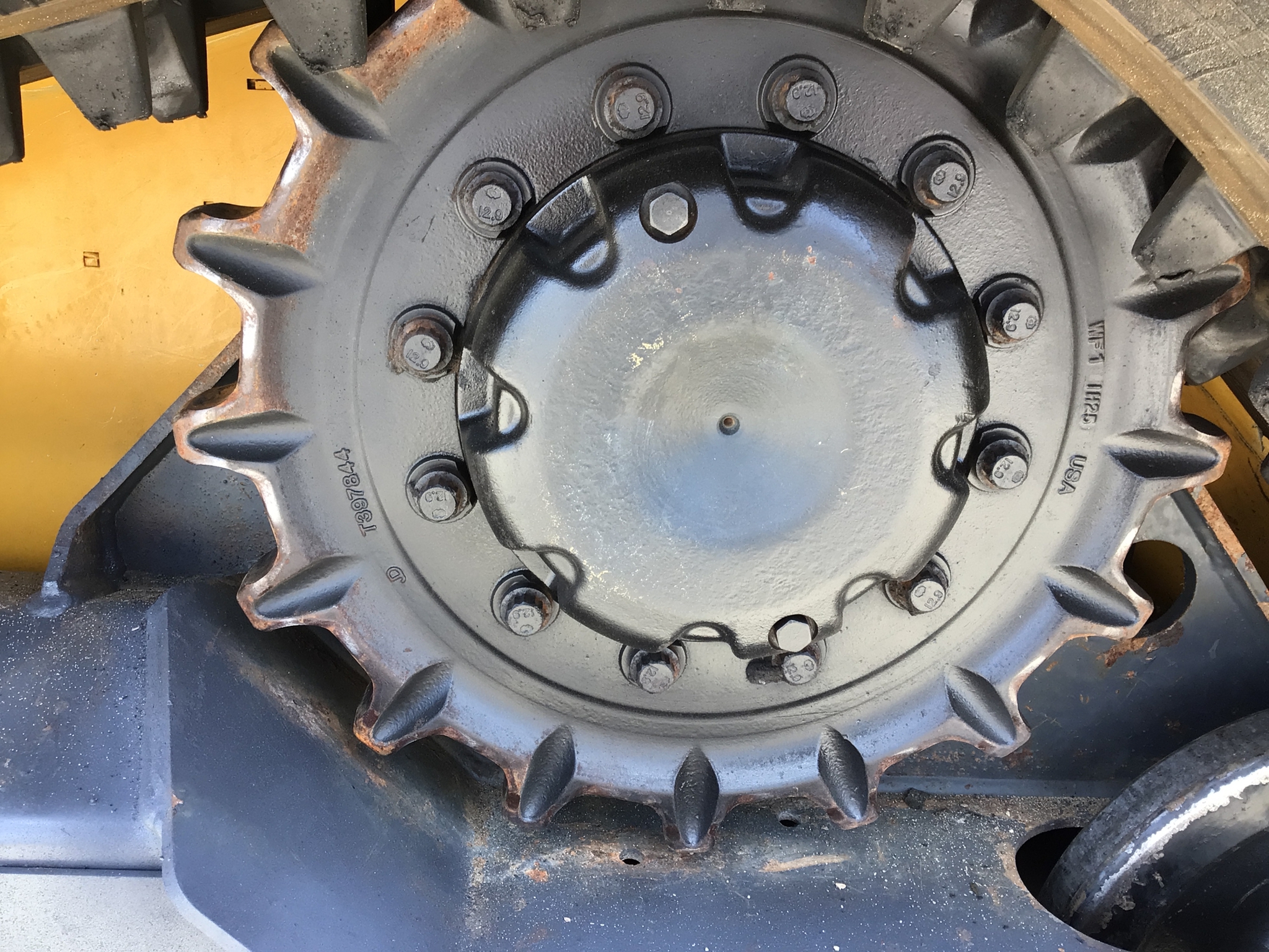 2022 John Deere 317G Image 32