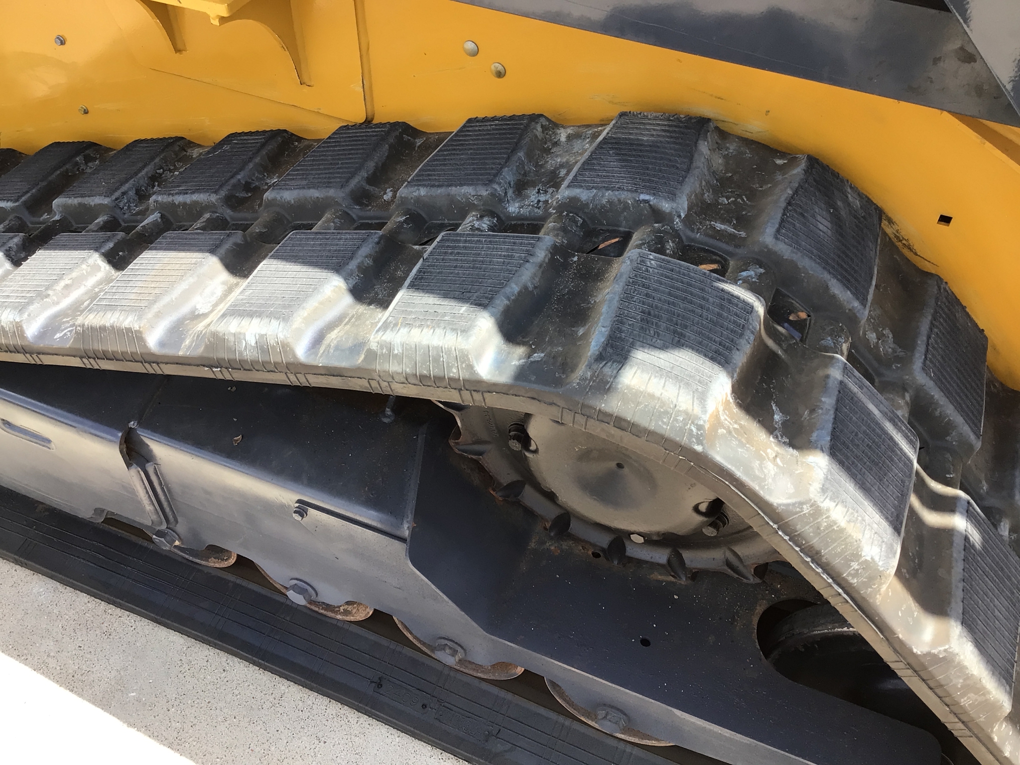 2022 John Deere 317G Image 33