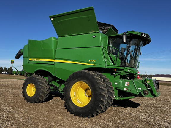  John Deere S770