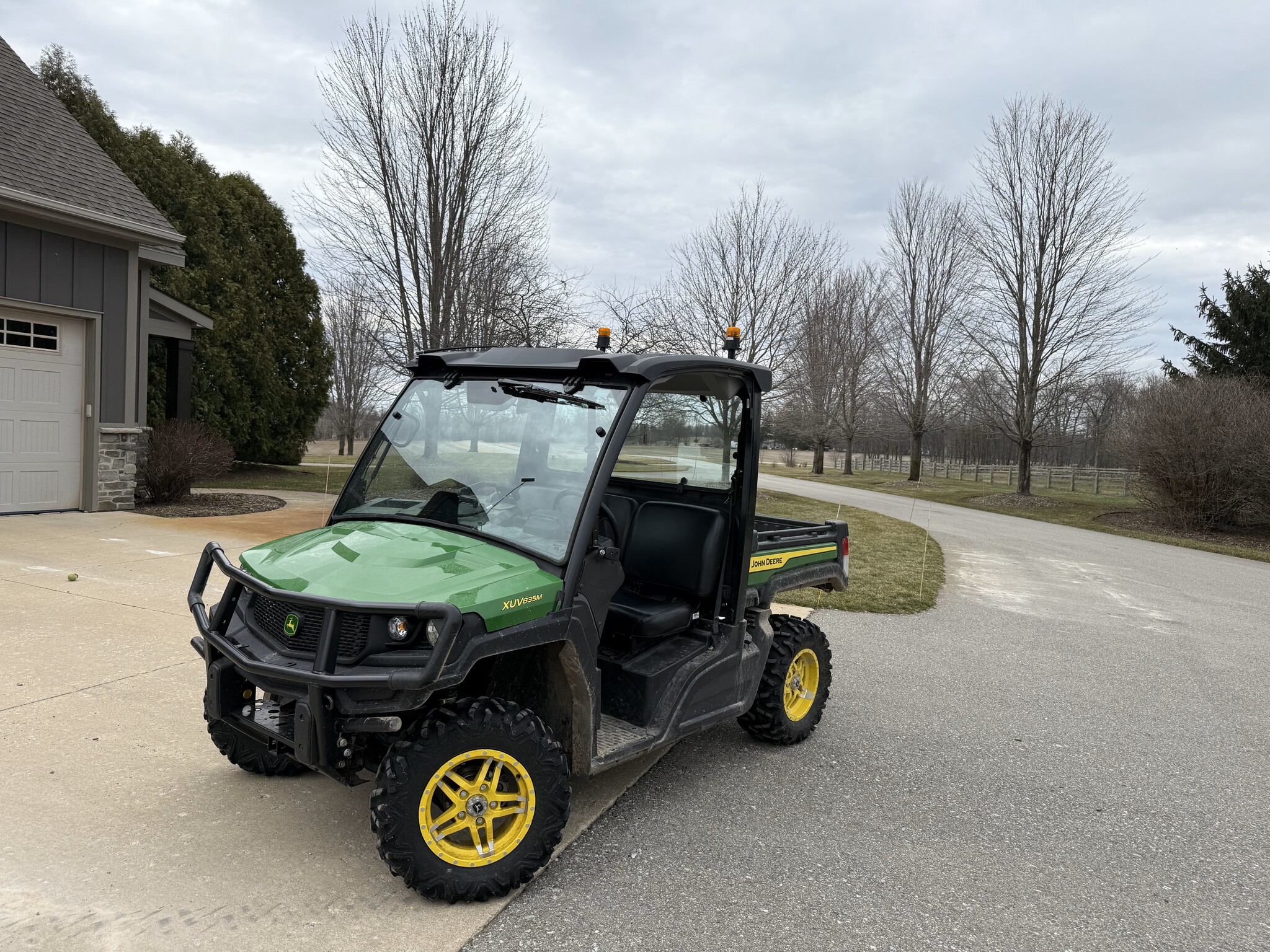 2023 John Deere XUV 835M Image 2