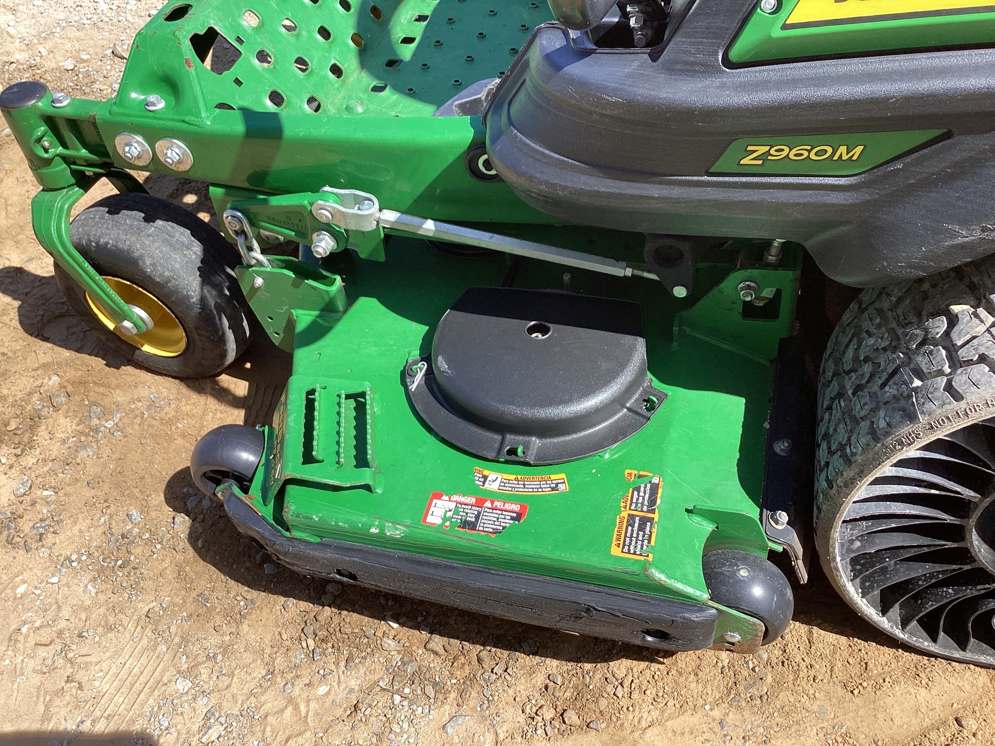 2023 John Deere Z960M Image 10