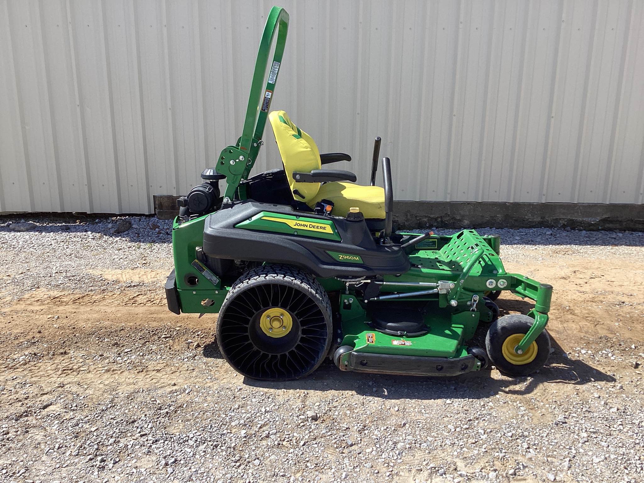 2023 John Deere Z960M Image 3