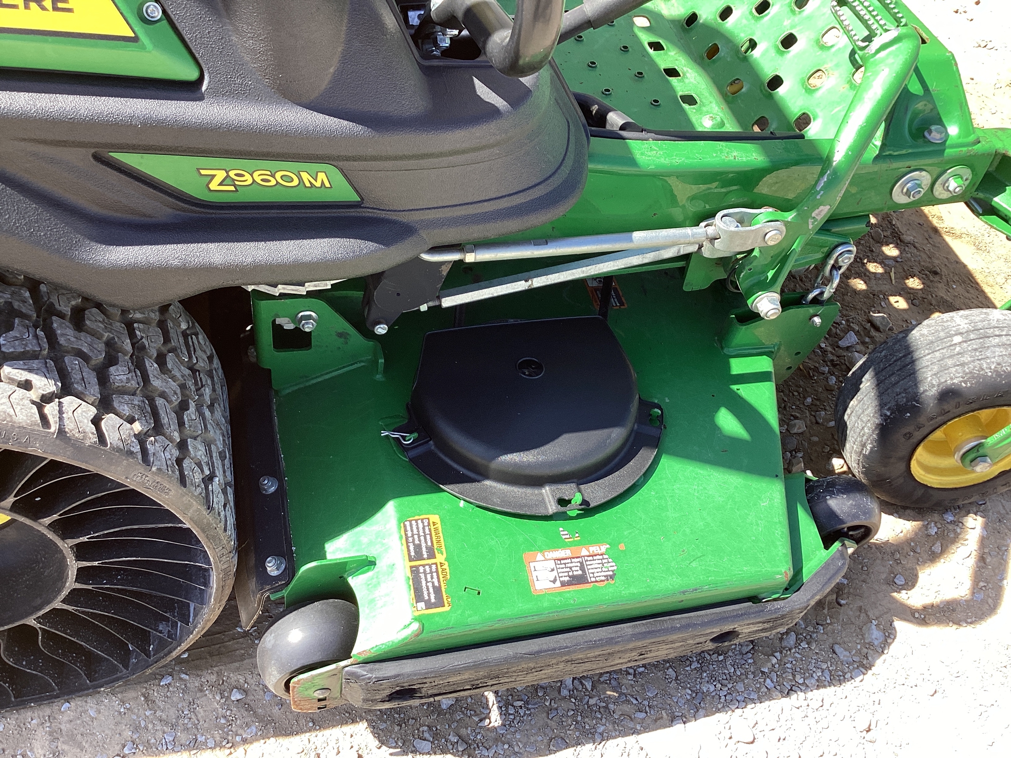 2023 John Deere Z960M Image 11