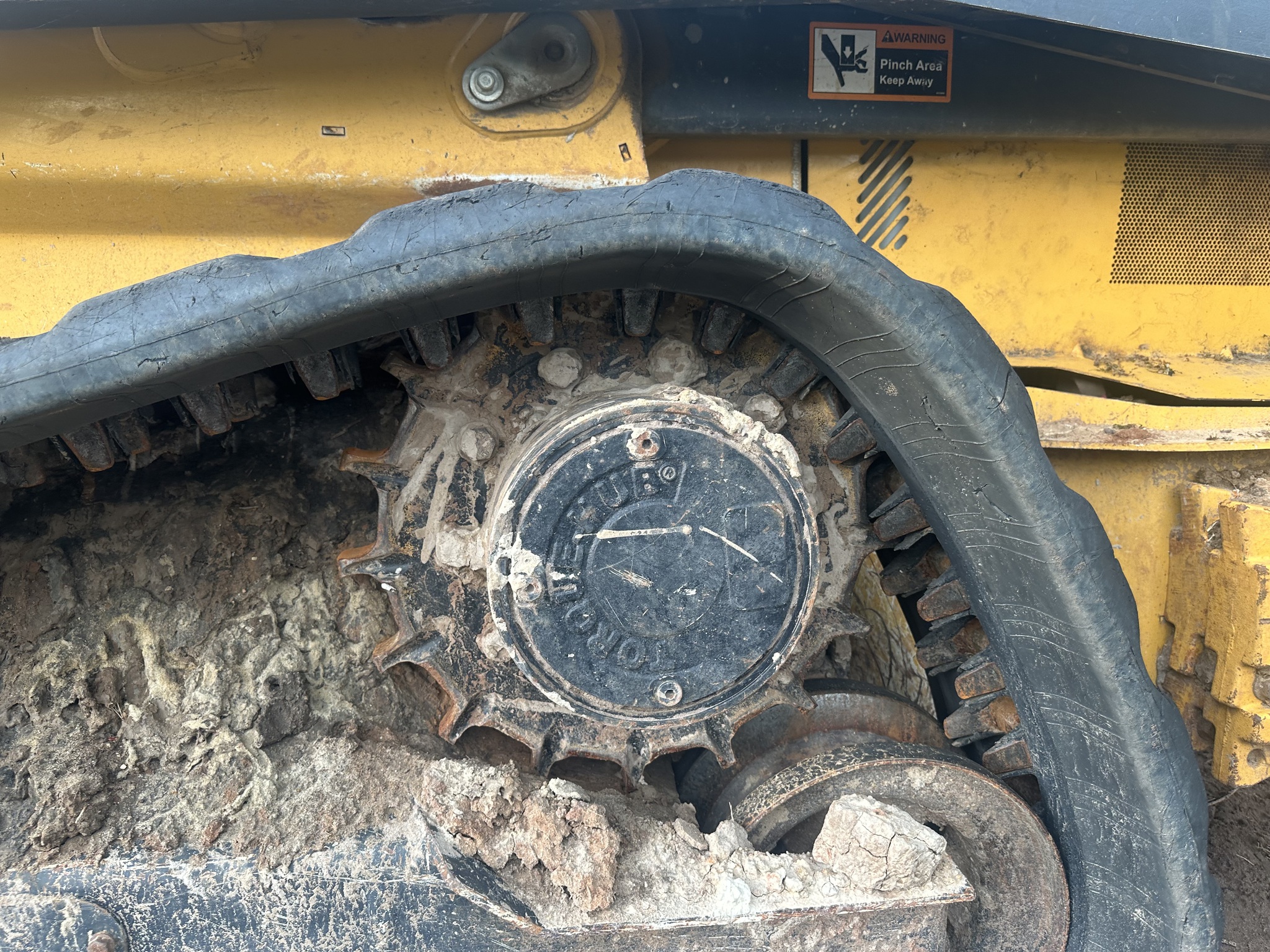 2020 John Deere 325G Image 15