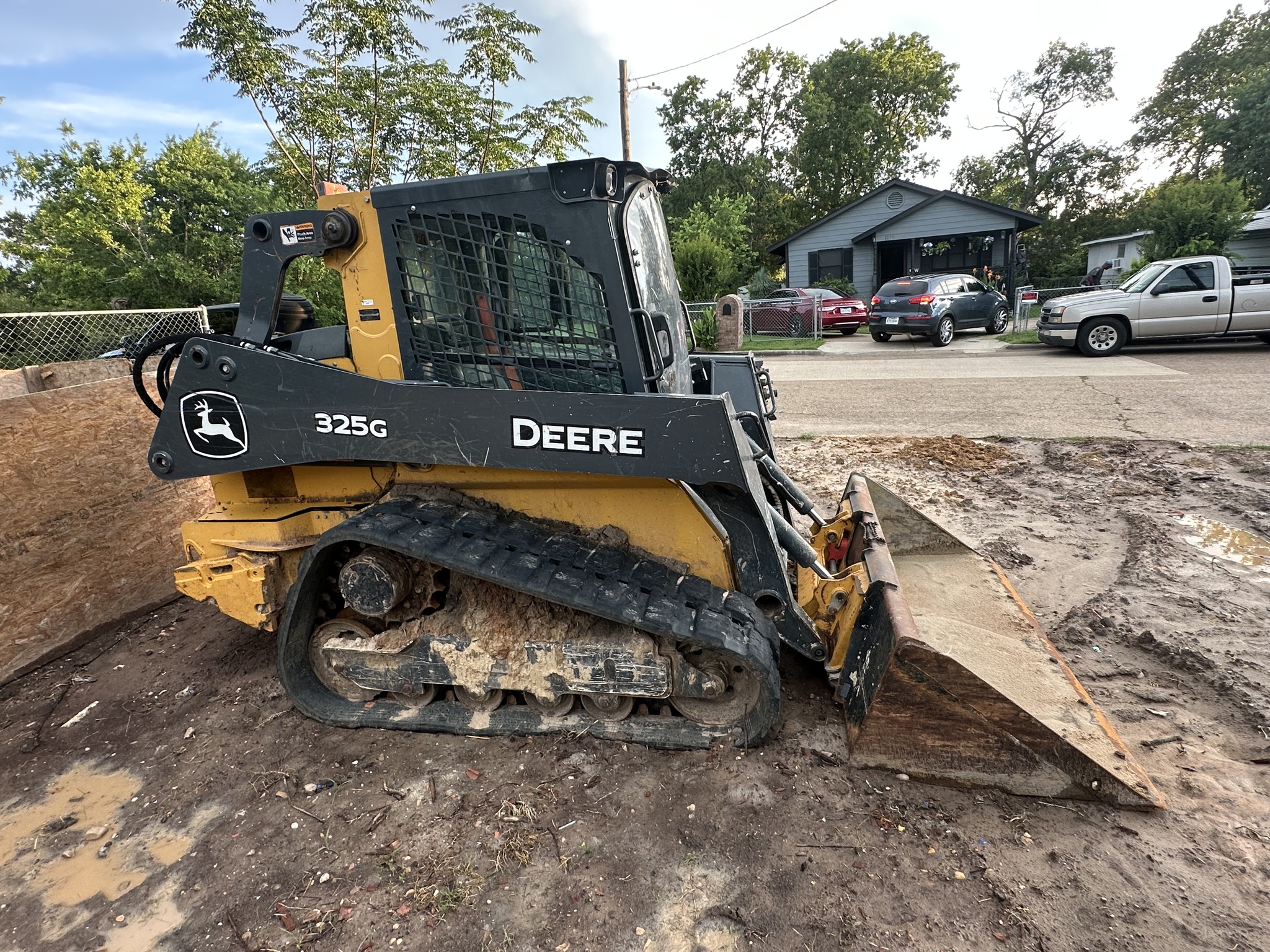 2020 John Deere 325G Image 5